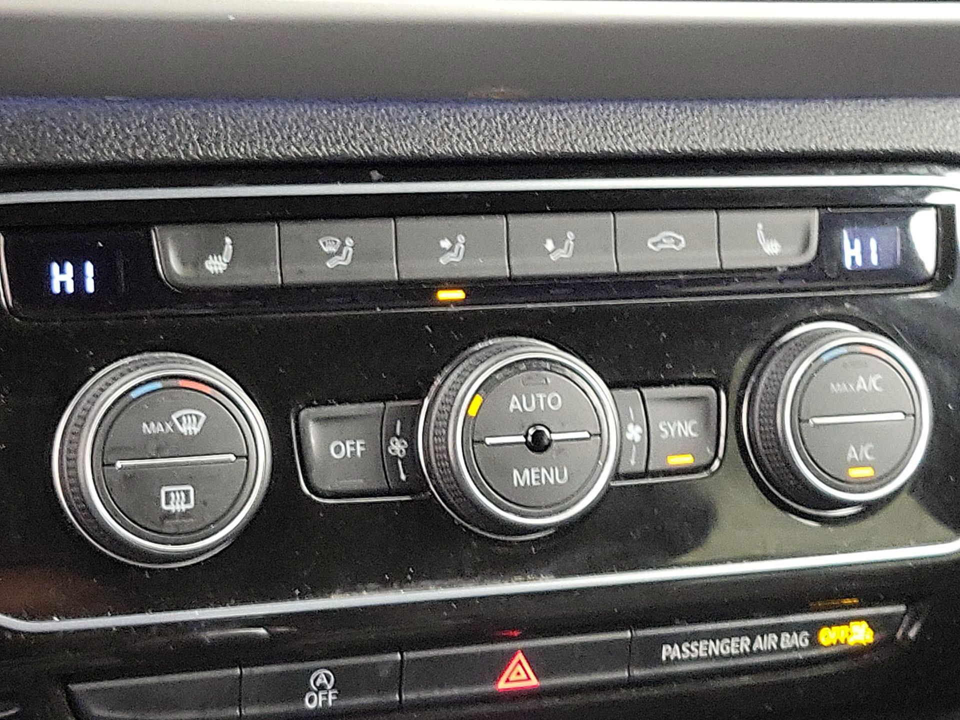 Thumbnail: 2022 Volkswagen Atlas - 17