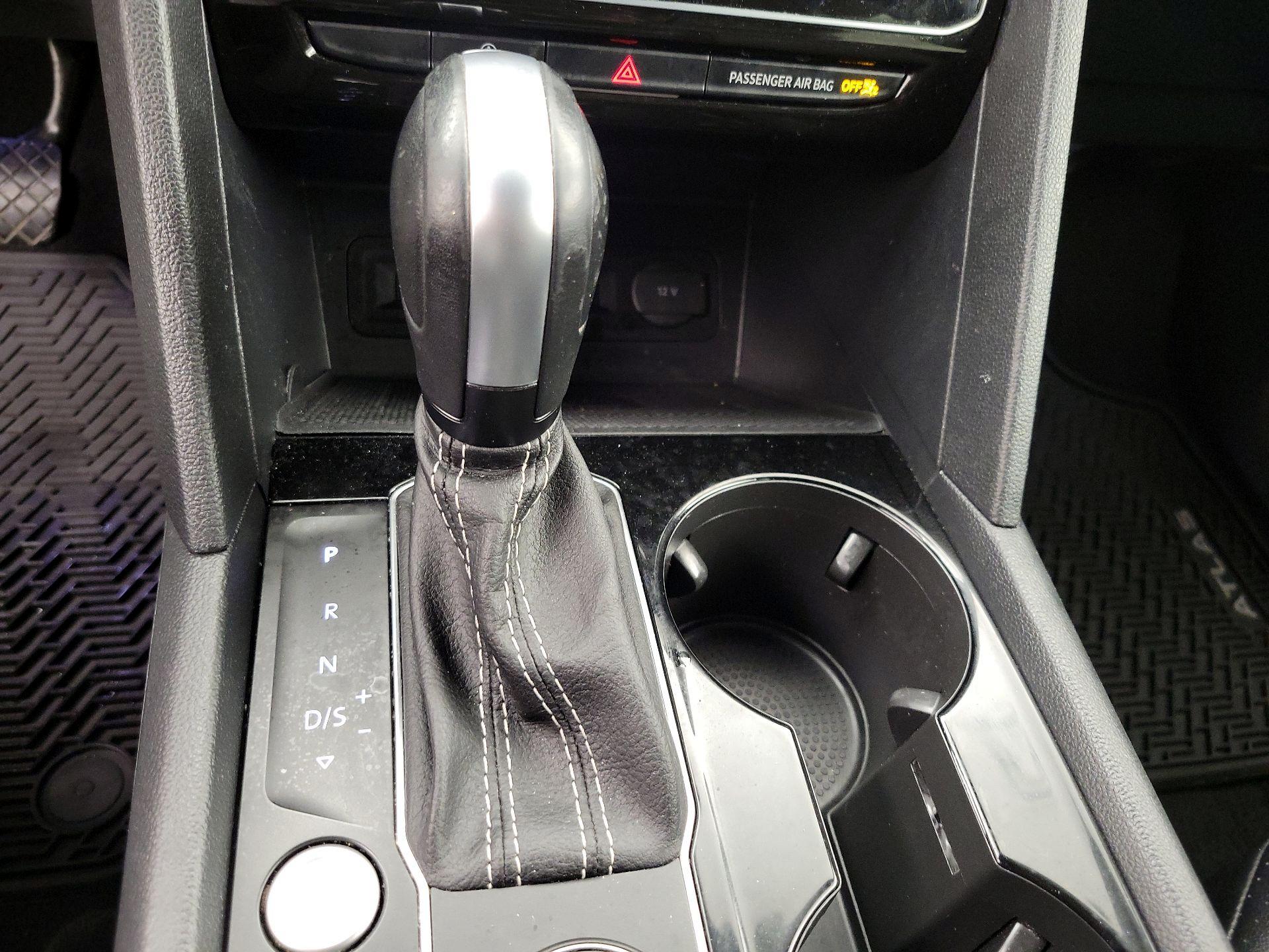 Thumbnail: 2022 Volkswagen Atlas - 18