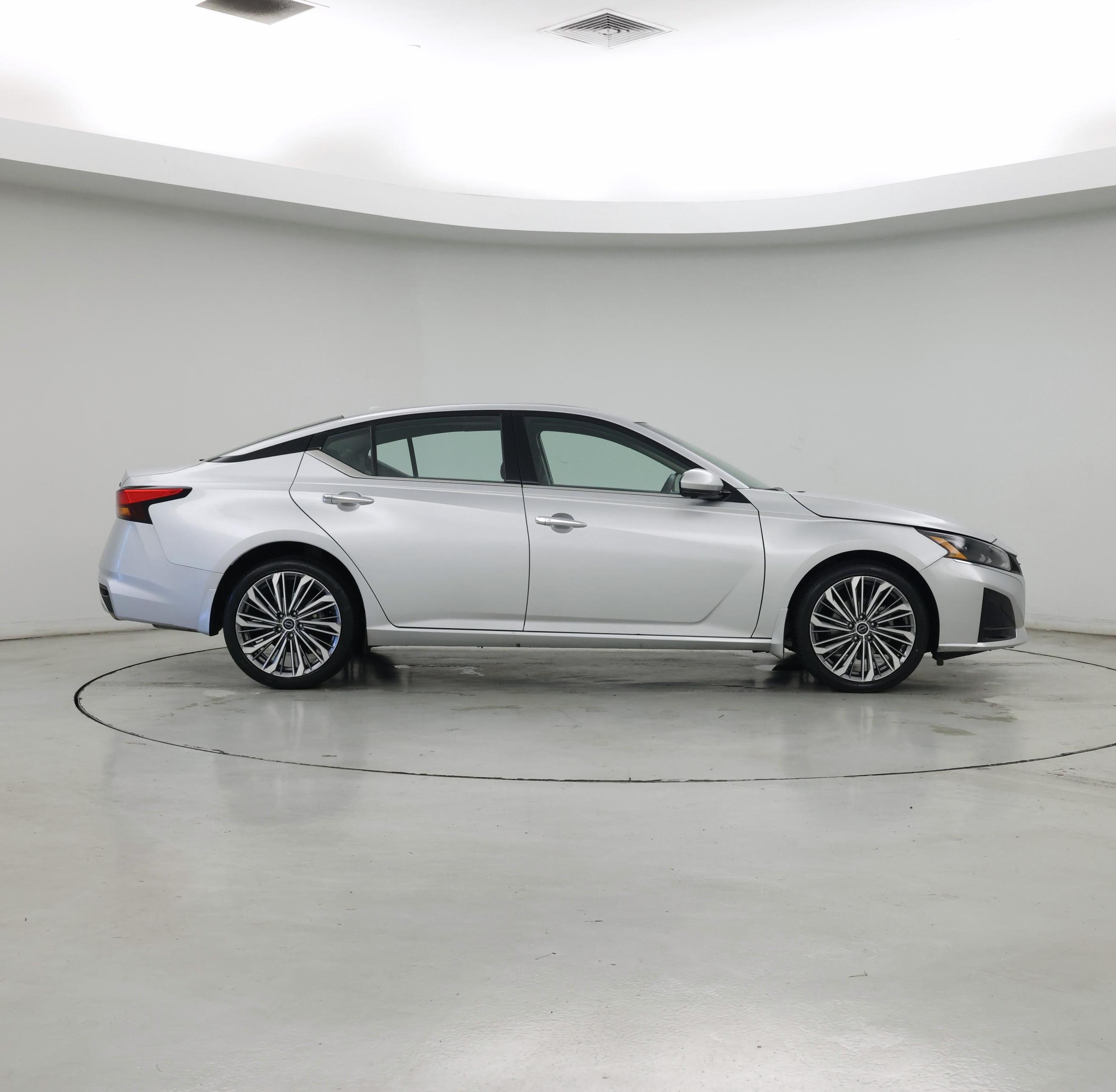 Thumbnail: 2023 Nissan Altima - 7