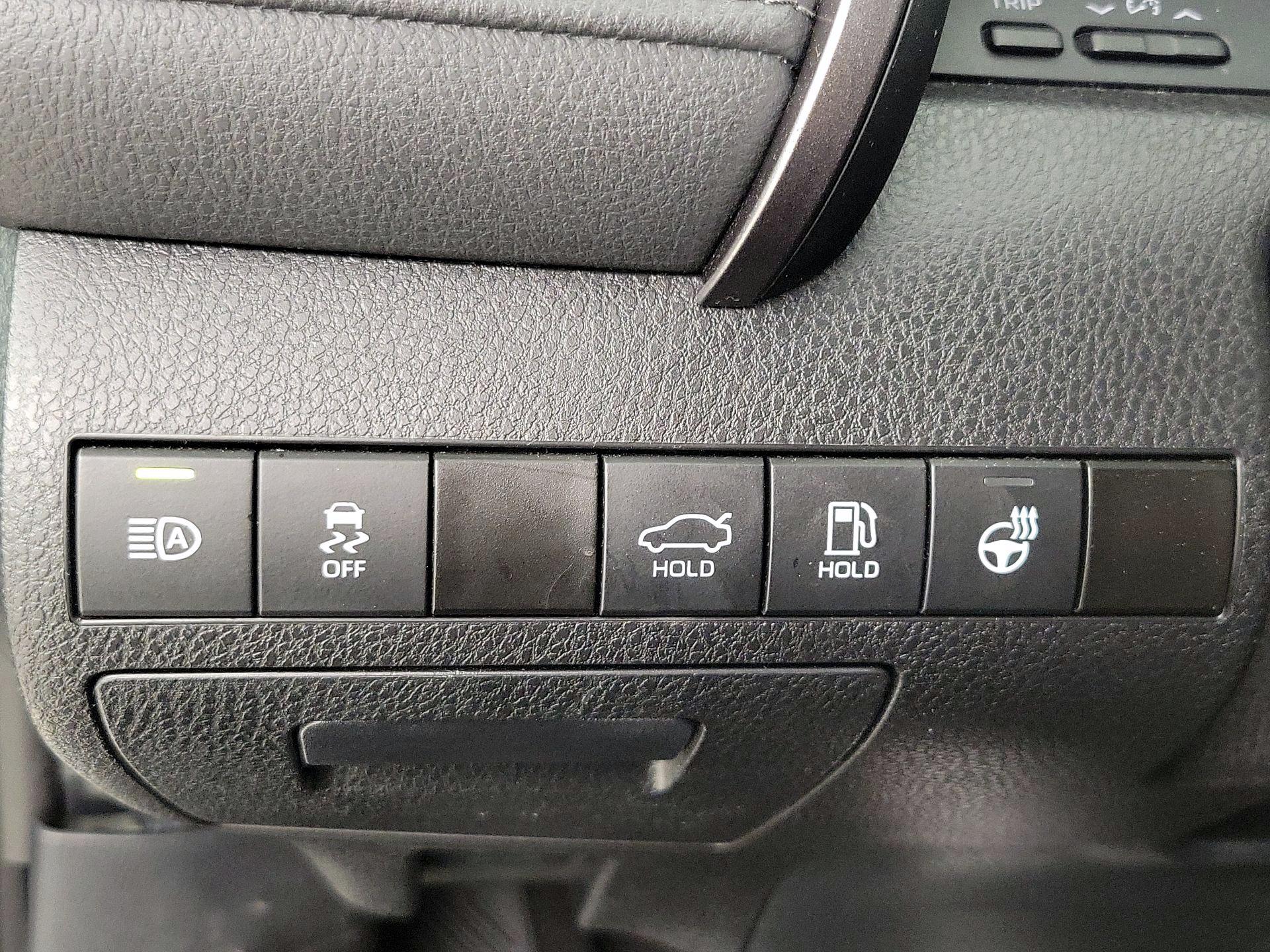 Thumbnail: 2023 Toyota Camry - 13