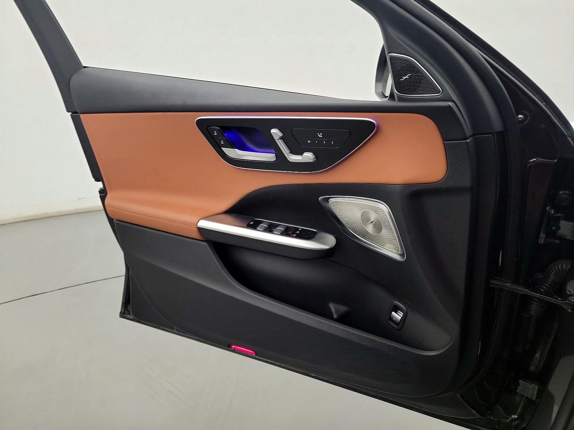 Thumbnail: 2023 Mercedes-Benz C-Class - 12