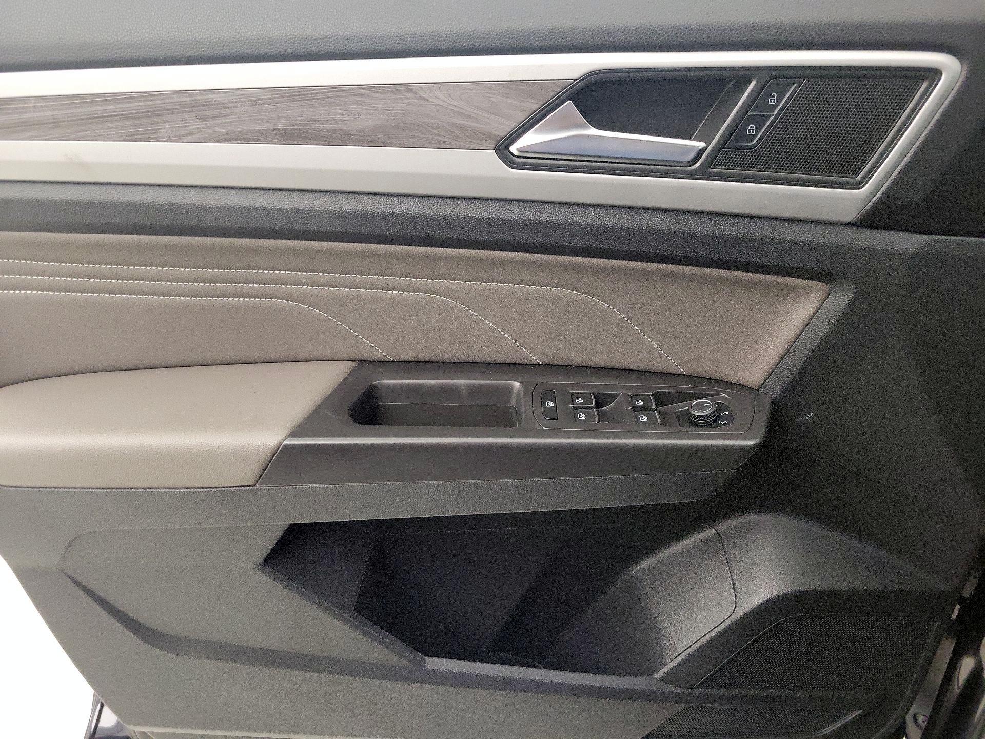 Thumbnail: 2023 Volkswagen Atlas - 12