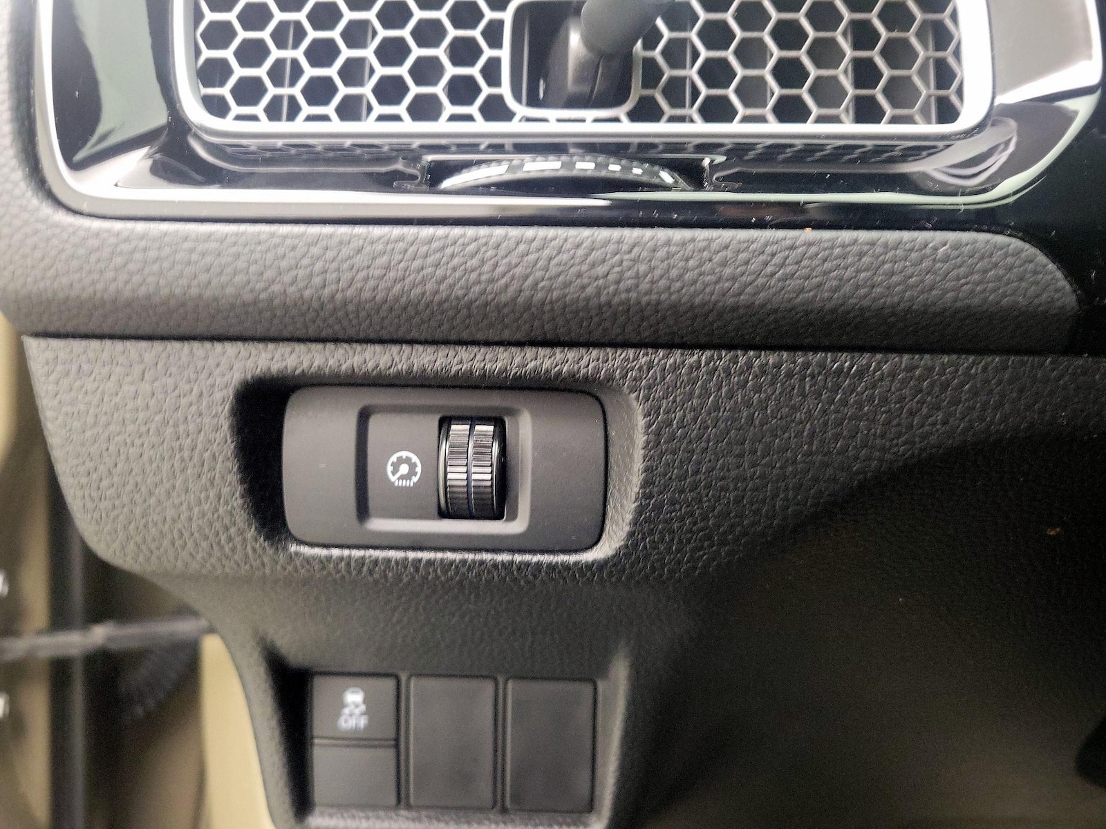 2025 Honda Civic Hatchback Sport - Photo 14