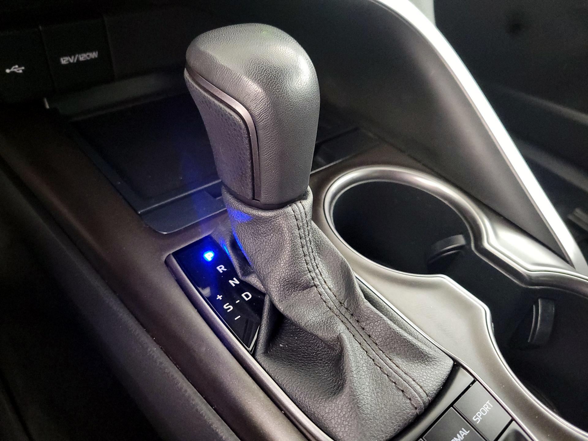 Thumbnail: 2023 Toyota Camry - 17