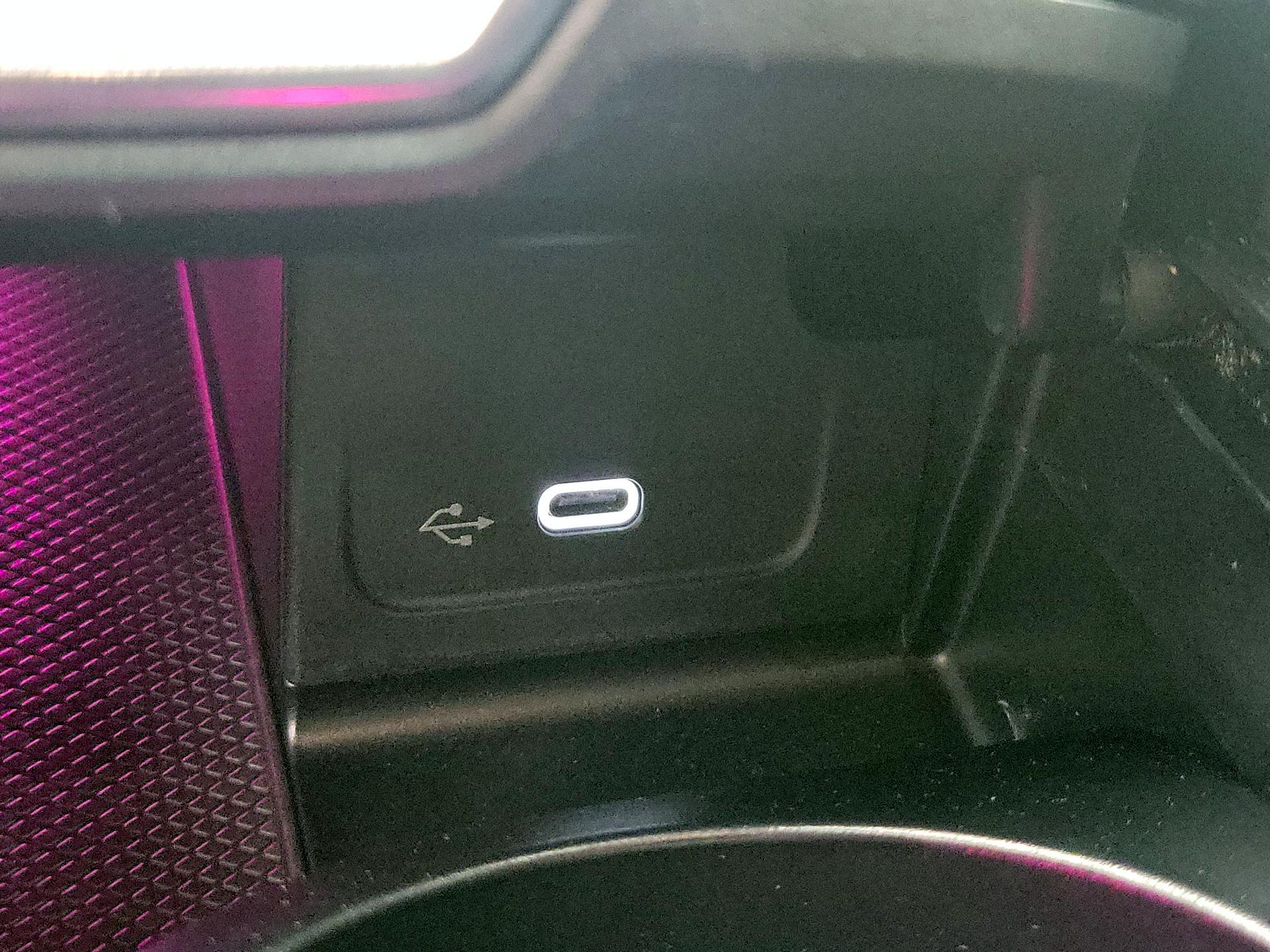 Thumbnail: 2022 Mercedes-Benz C-Class - 19