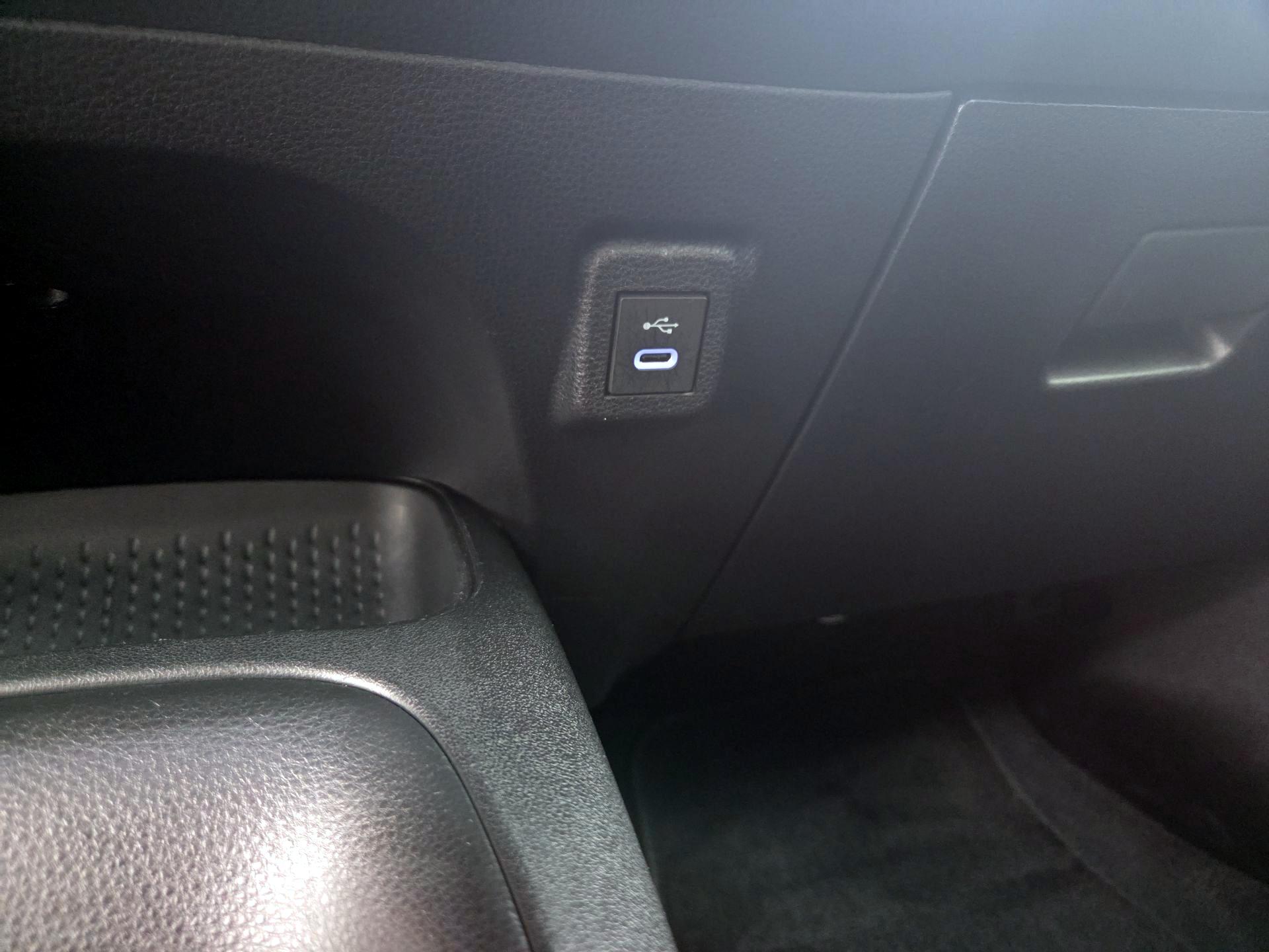 Thumbnail: 2025 Toyota Corolla - 18