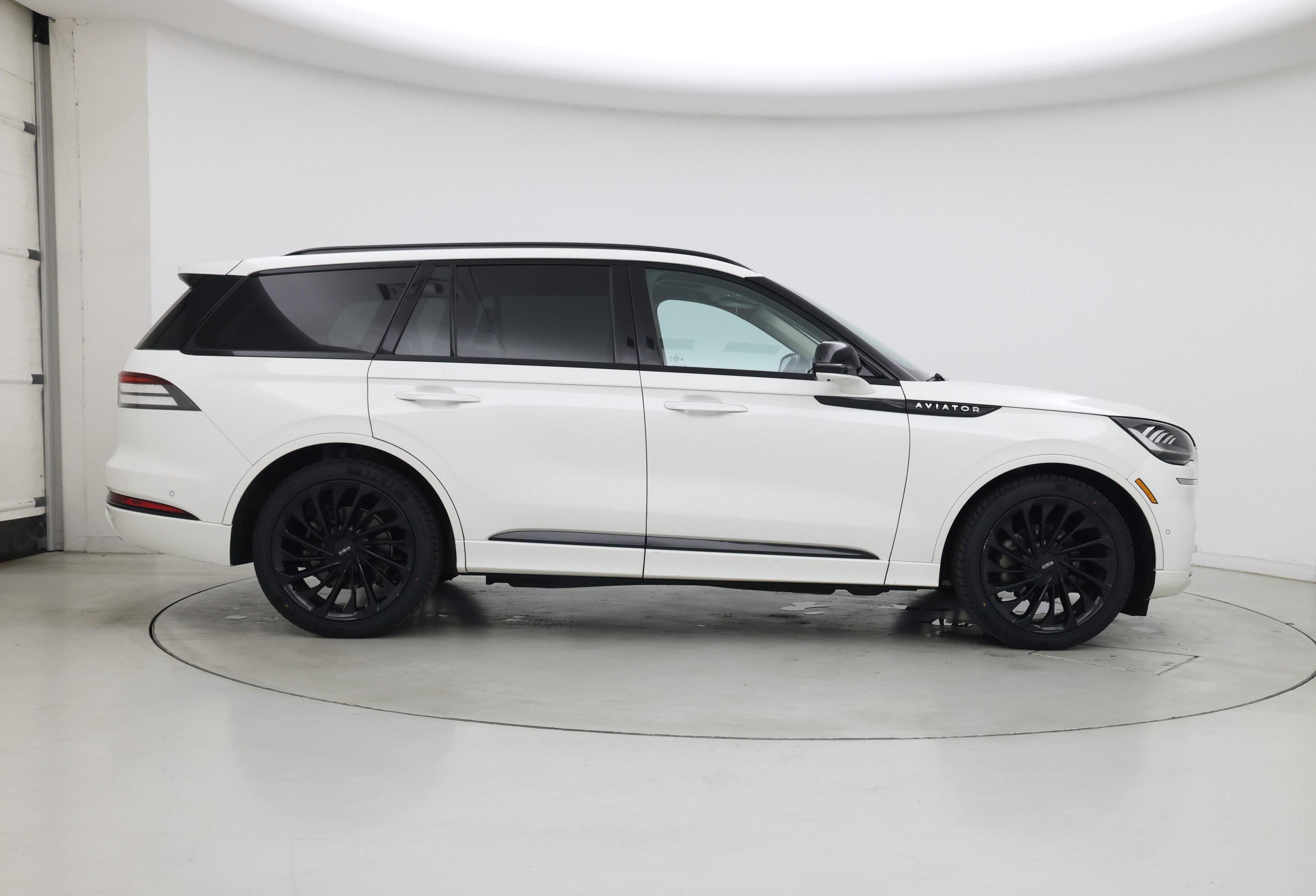 Thumbnail: 2022 Lincoln Aviator - 7