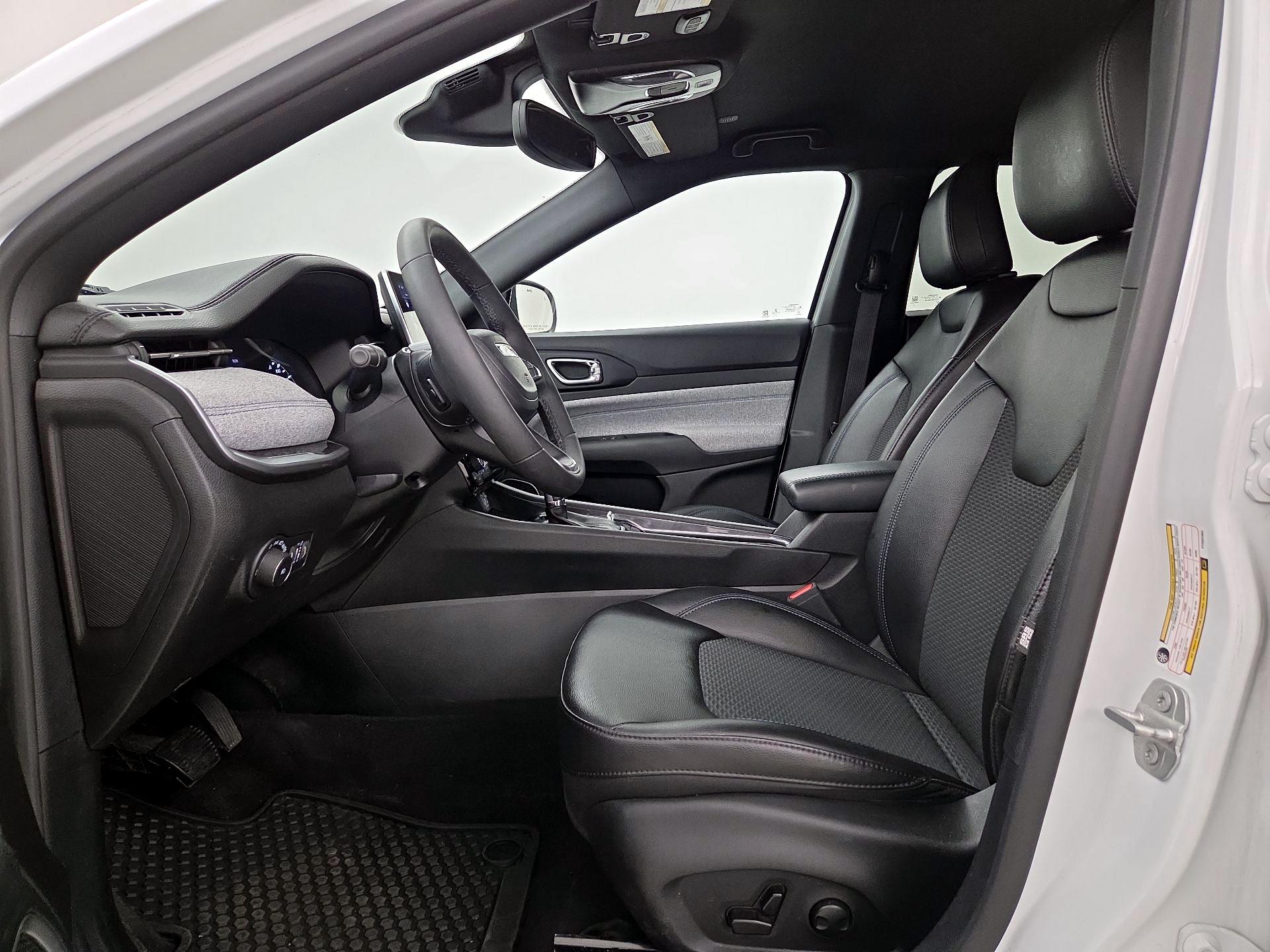 Thumbnail: 2023 Jeep Compass - 11