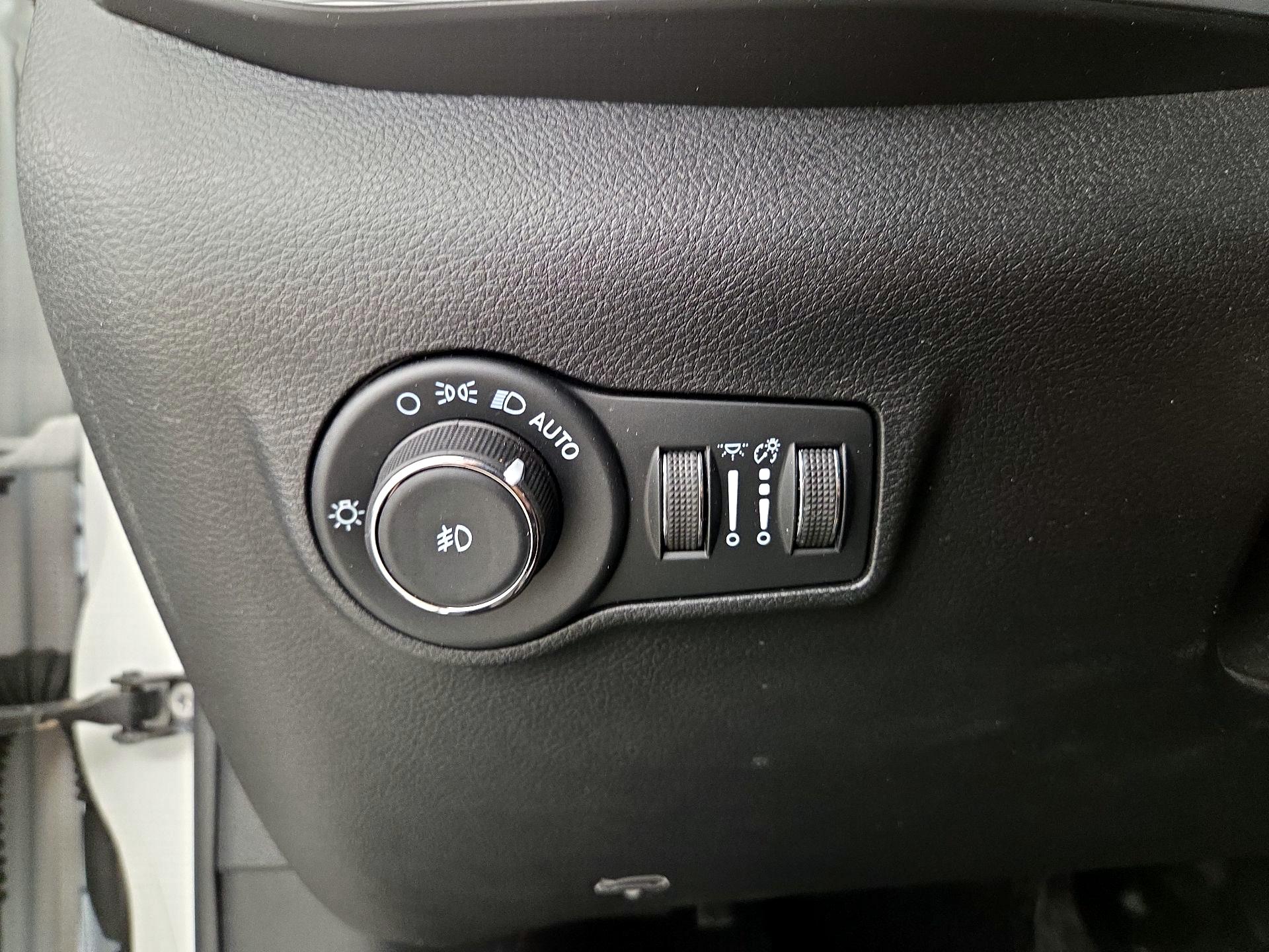 Thumbnail: 2023 Jeep Compass - 13