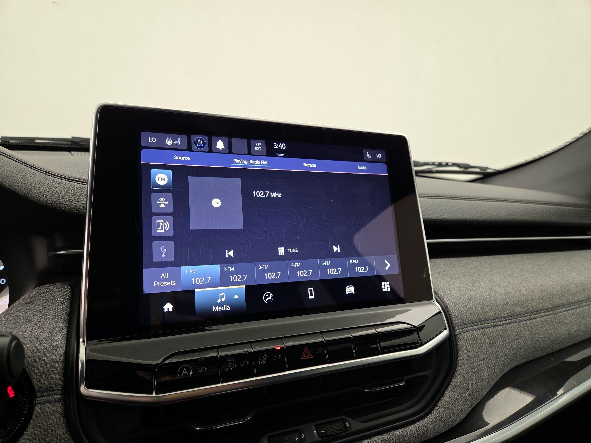 Thumbnail: 2023 Jeep Compass - 15