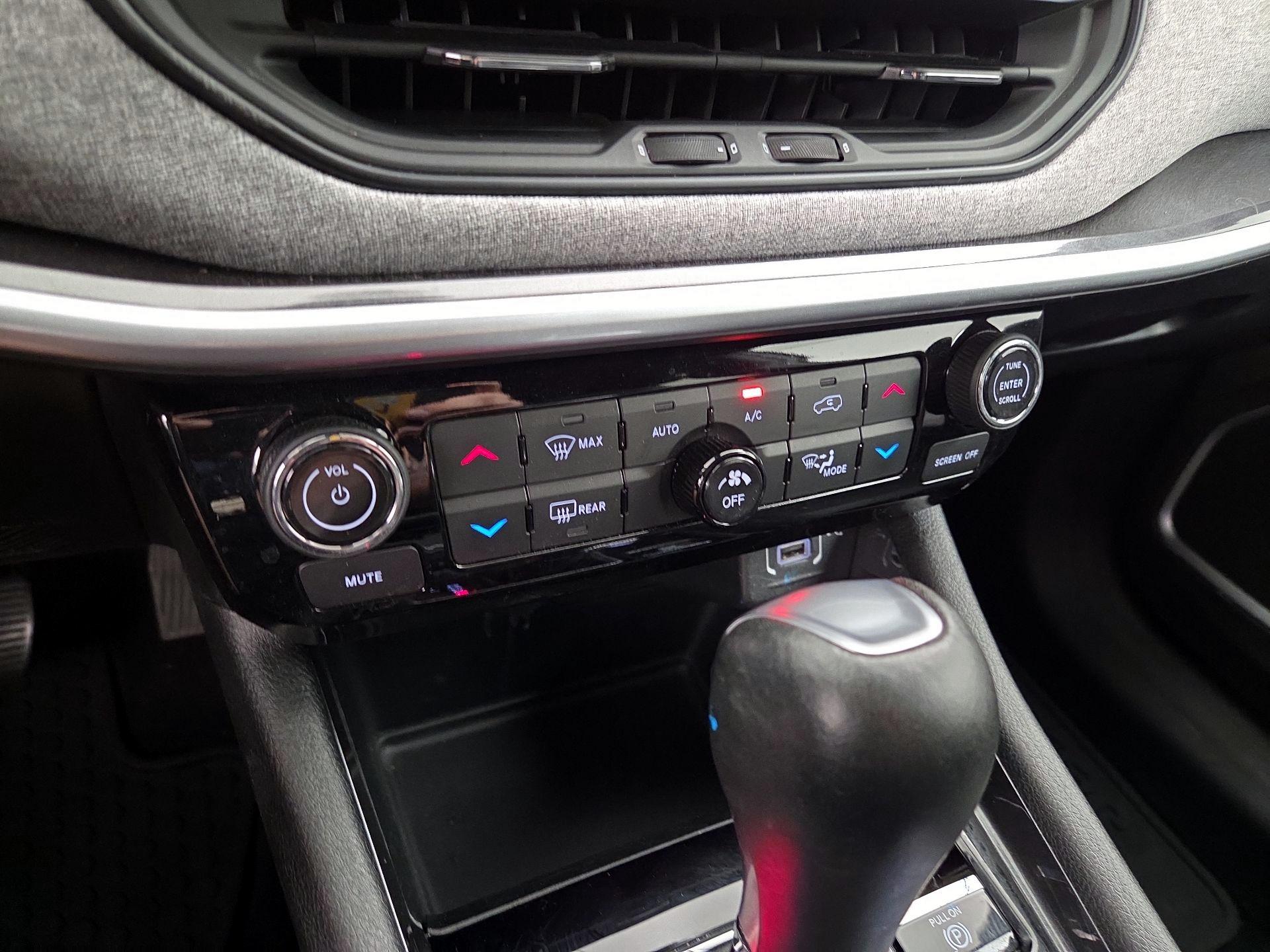 Thumbnail: 2023 Jeep Compass - 16