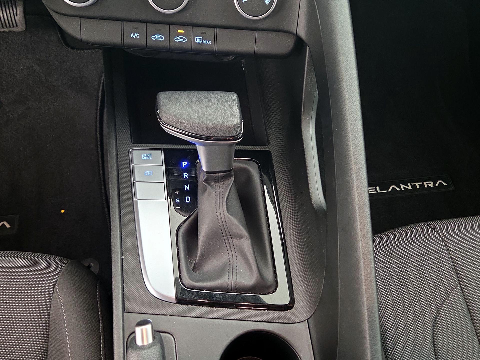 Thumbnail: 2023 Hyundai Elantra - 17