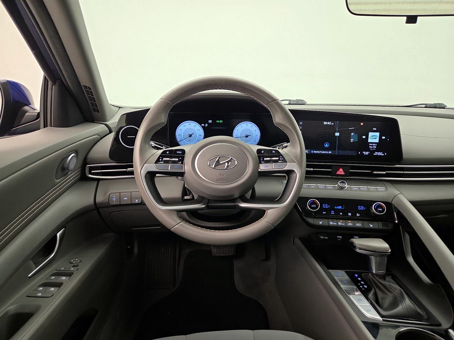 Thumbnail: 2023 Hyundai Elantra - 10