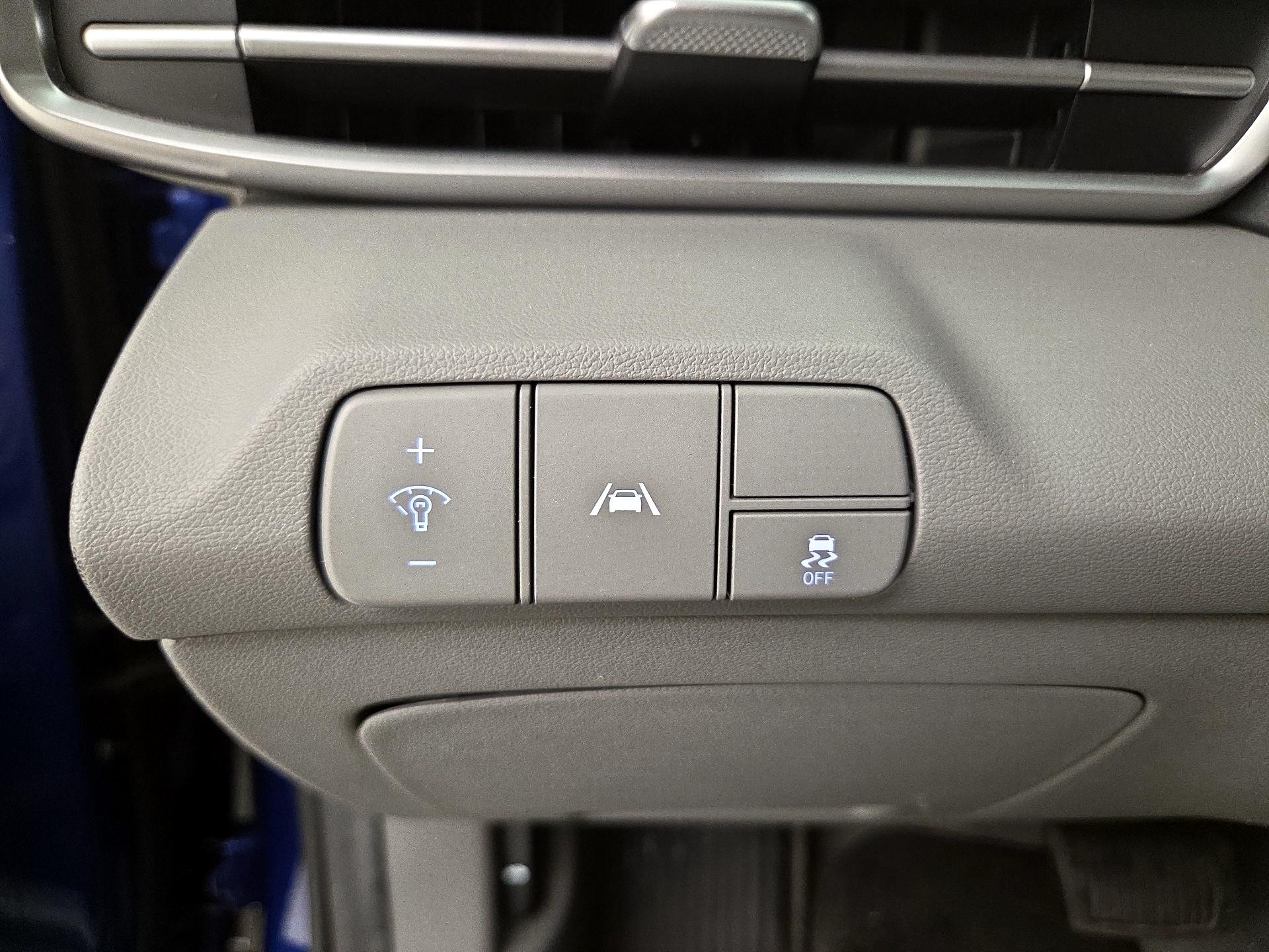 Thumbnail: 2023 Hyundai Elantra - 13