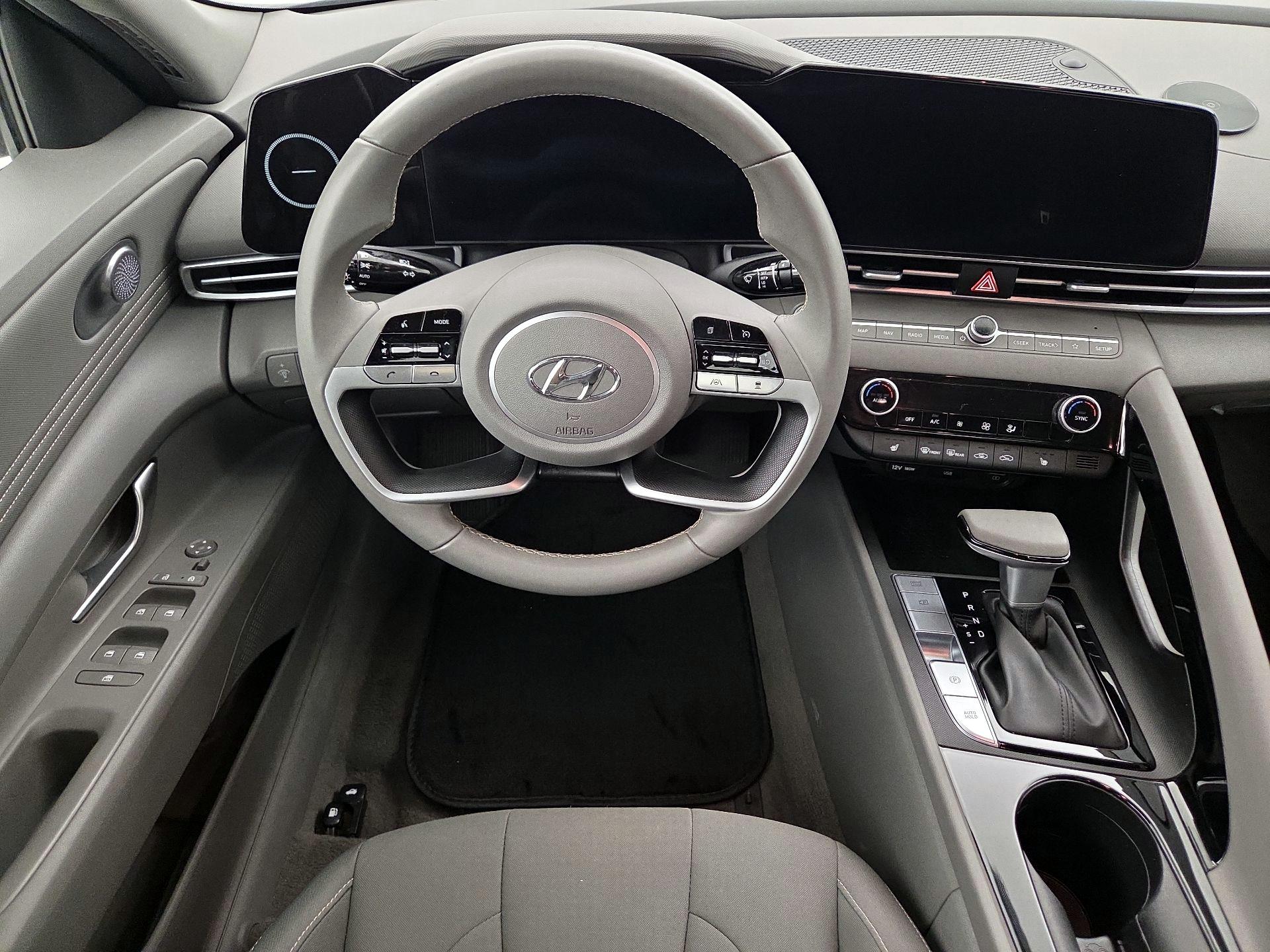 Thumbnail: 2023 Hyundai Elantra - 10