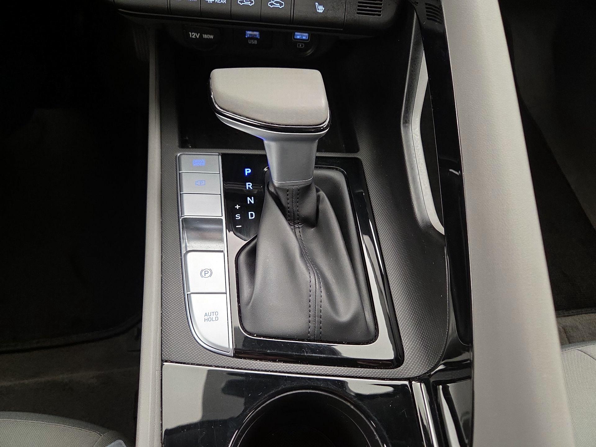 Thumbnail: 2023 Hyundai Elantra - 18