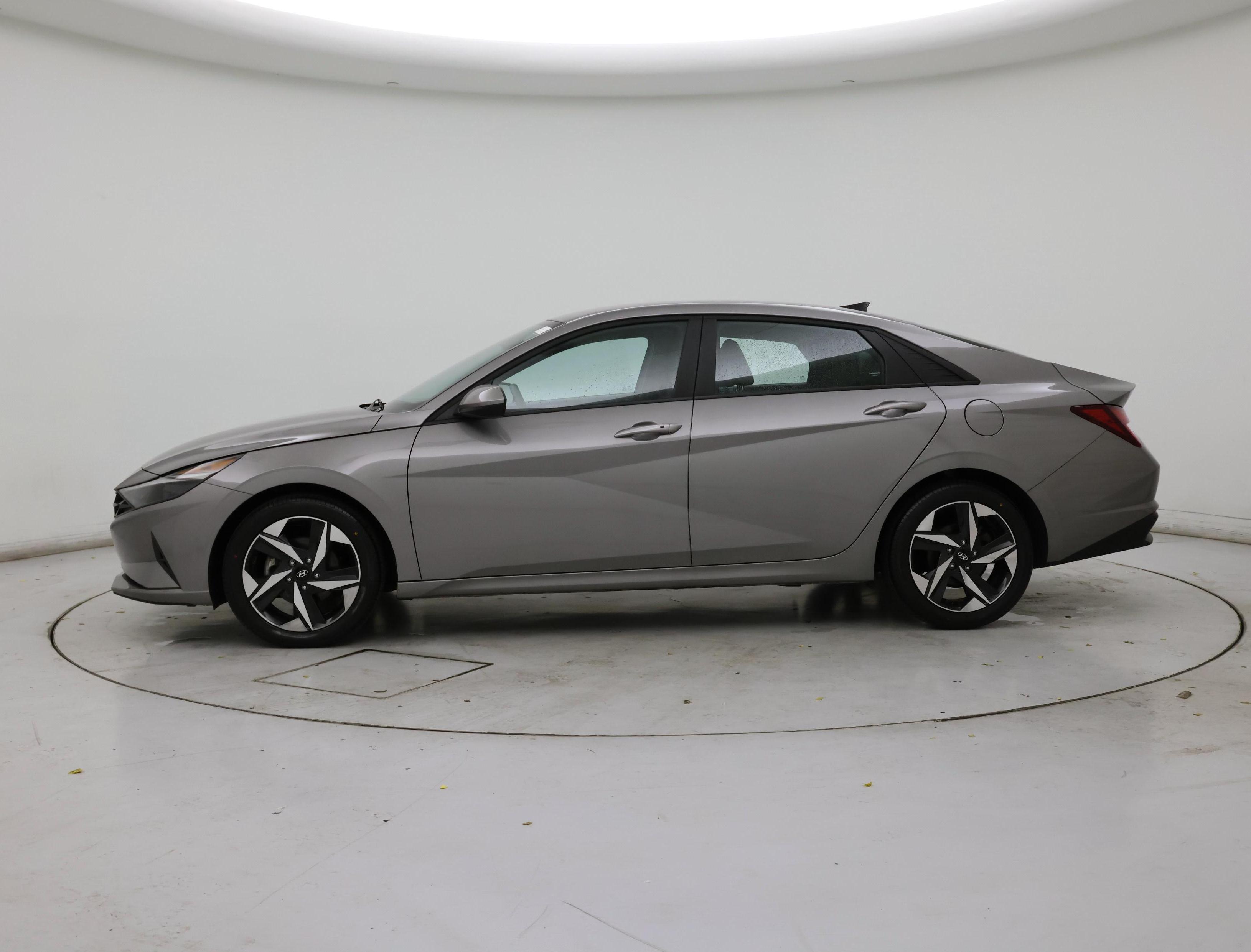 Thumbnail: 2023 Hyundai Elantra - 3