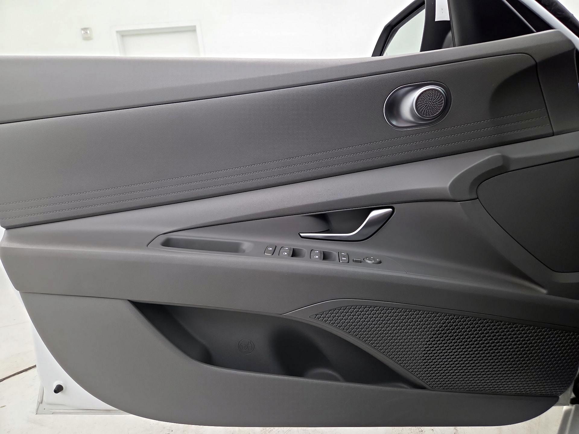 Thumbnail: 2023 Hyundai Elantra - 12