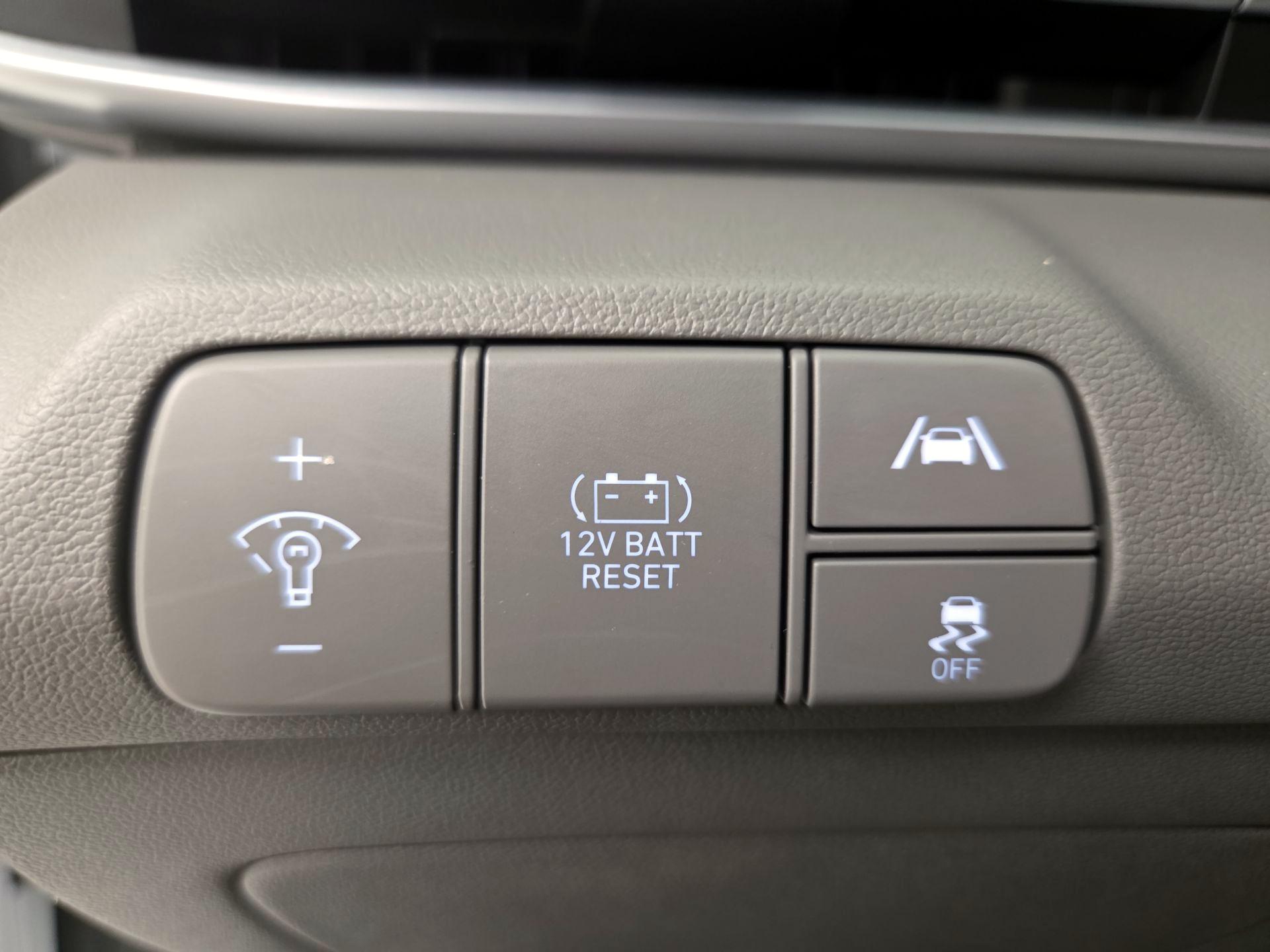 Thumbnail: 2023 Hyundai Elantra - 13