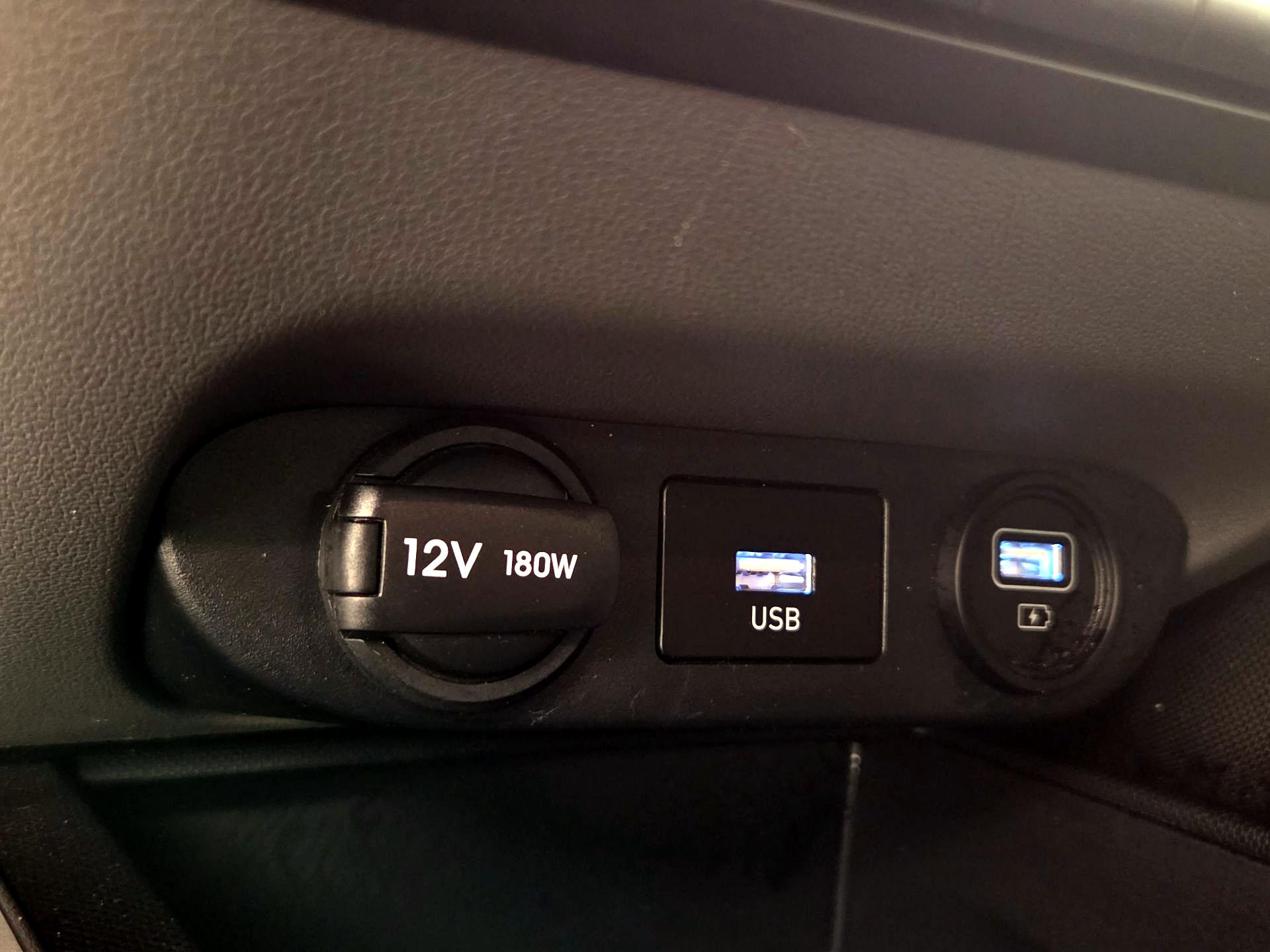 Thumbnail: 2023 Hyundai Elantra - 18