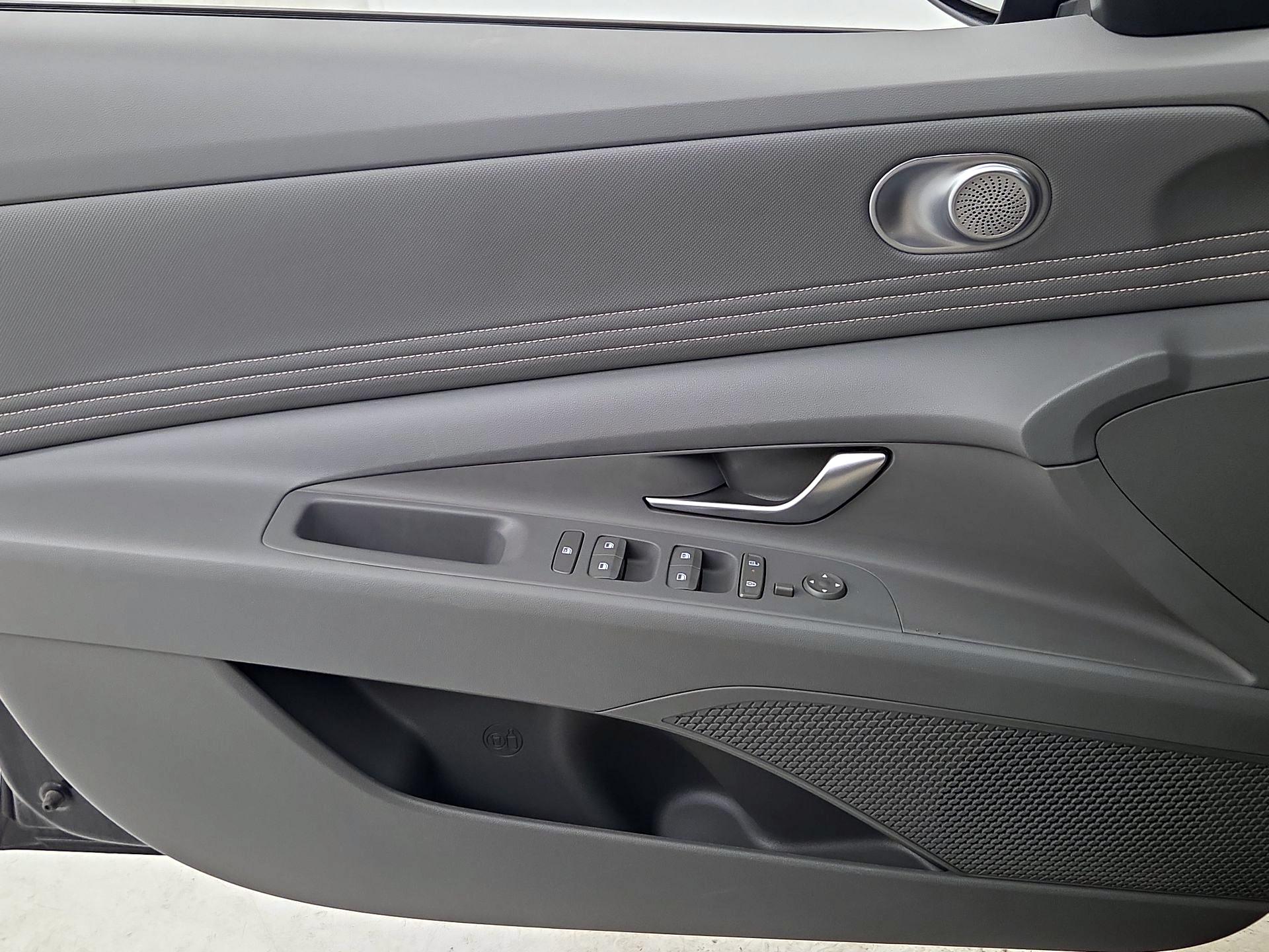 Thumbnail: 2025 Hyundai Elantra - 12