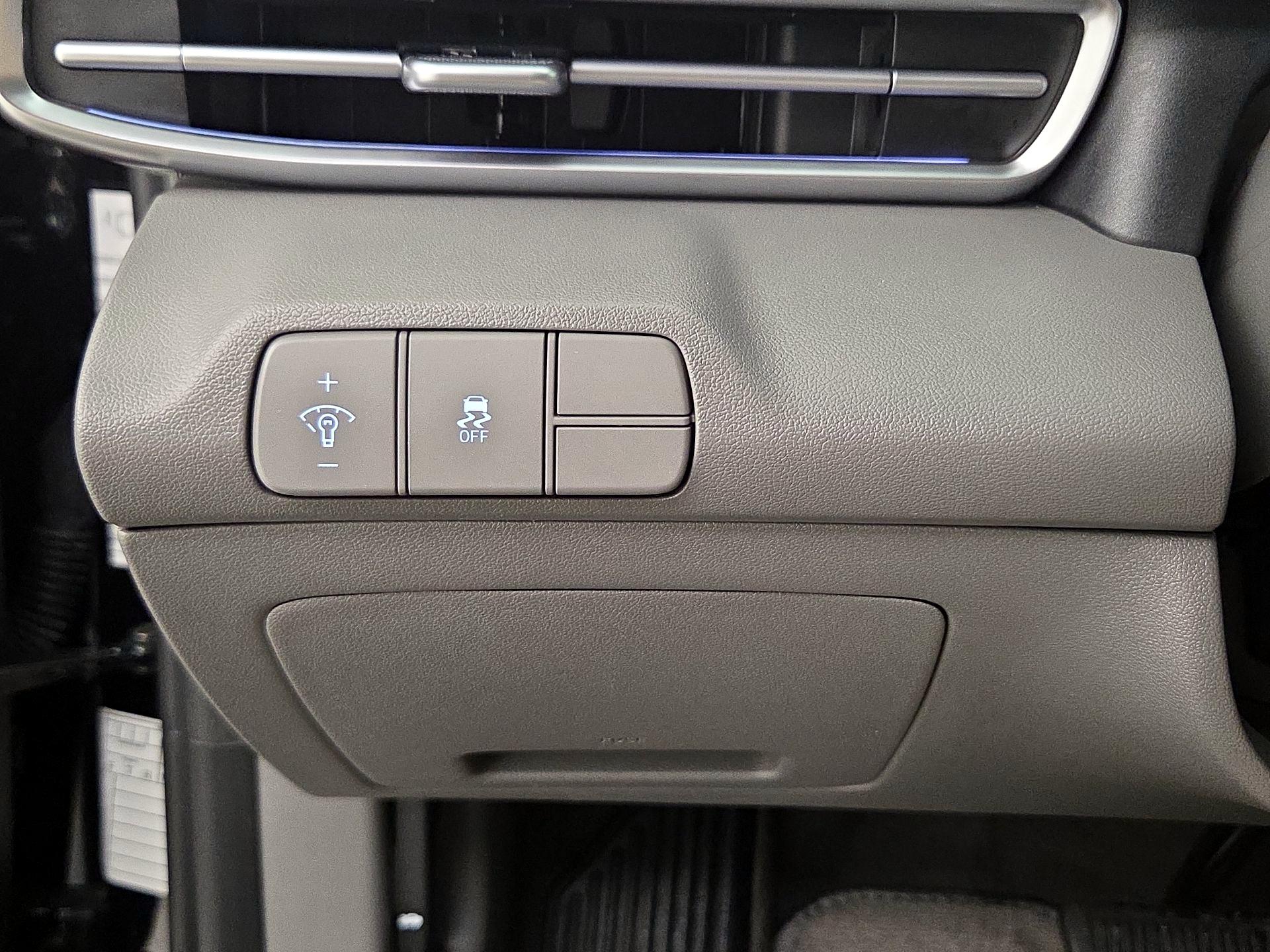 Thumbnail: 2025 Hyundai Elantra - 13