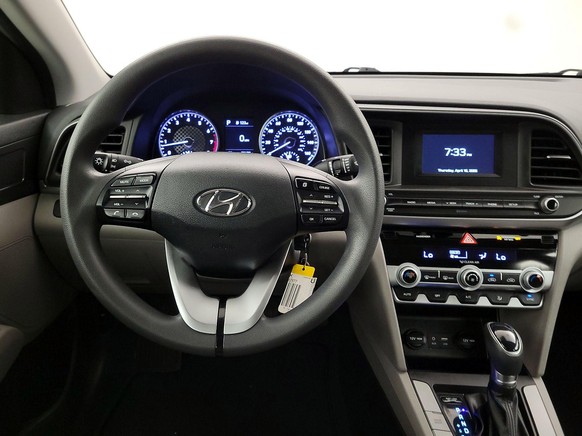 Thumbnail: 2020 Hyundai Elantra - 10