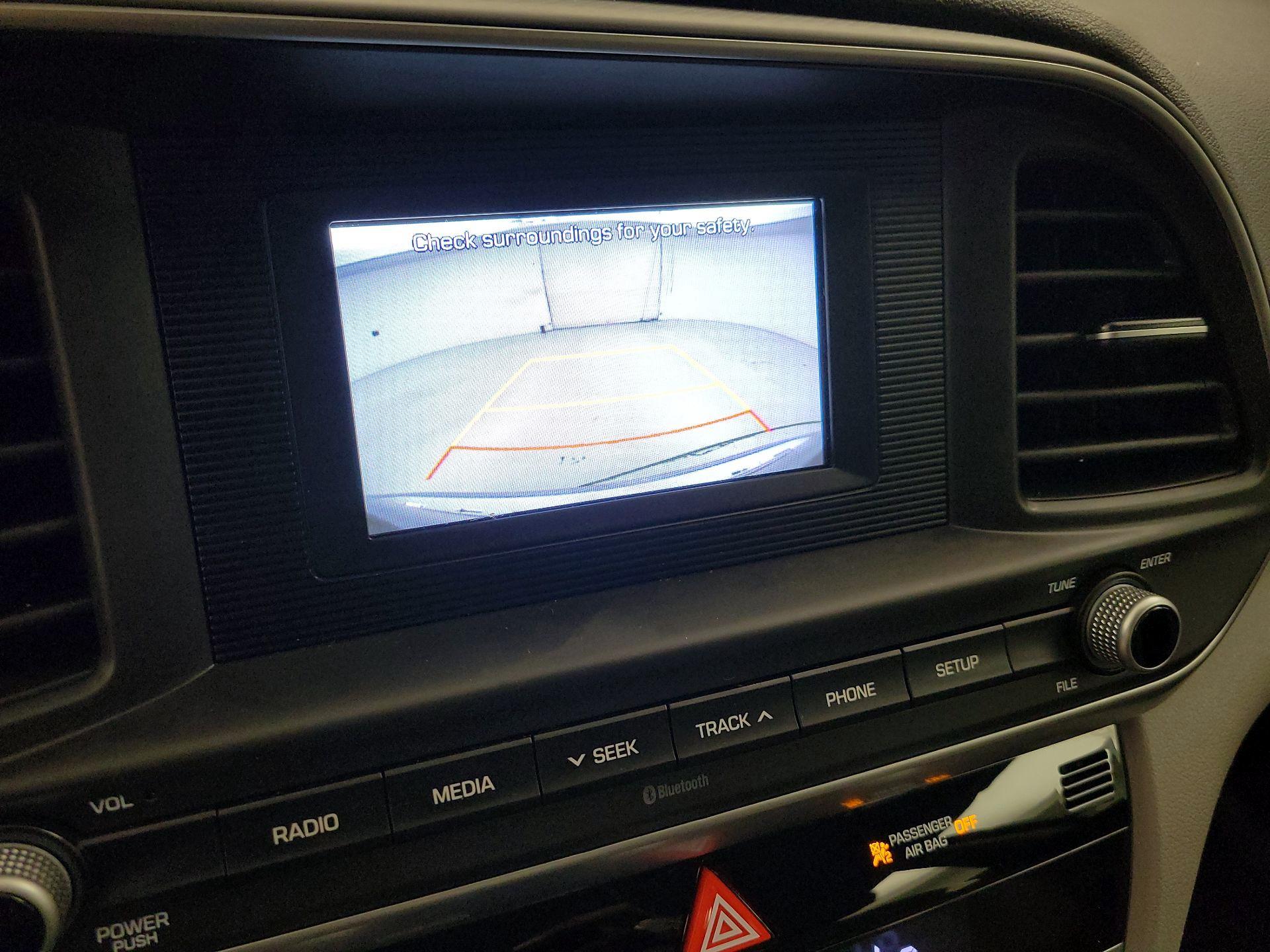 Thumbnail: 2020 Hyundai Elantra - 14