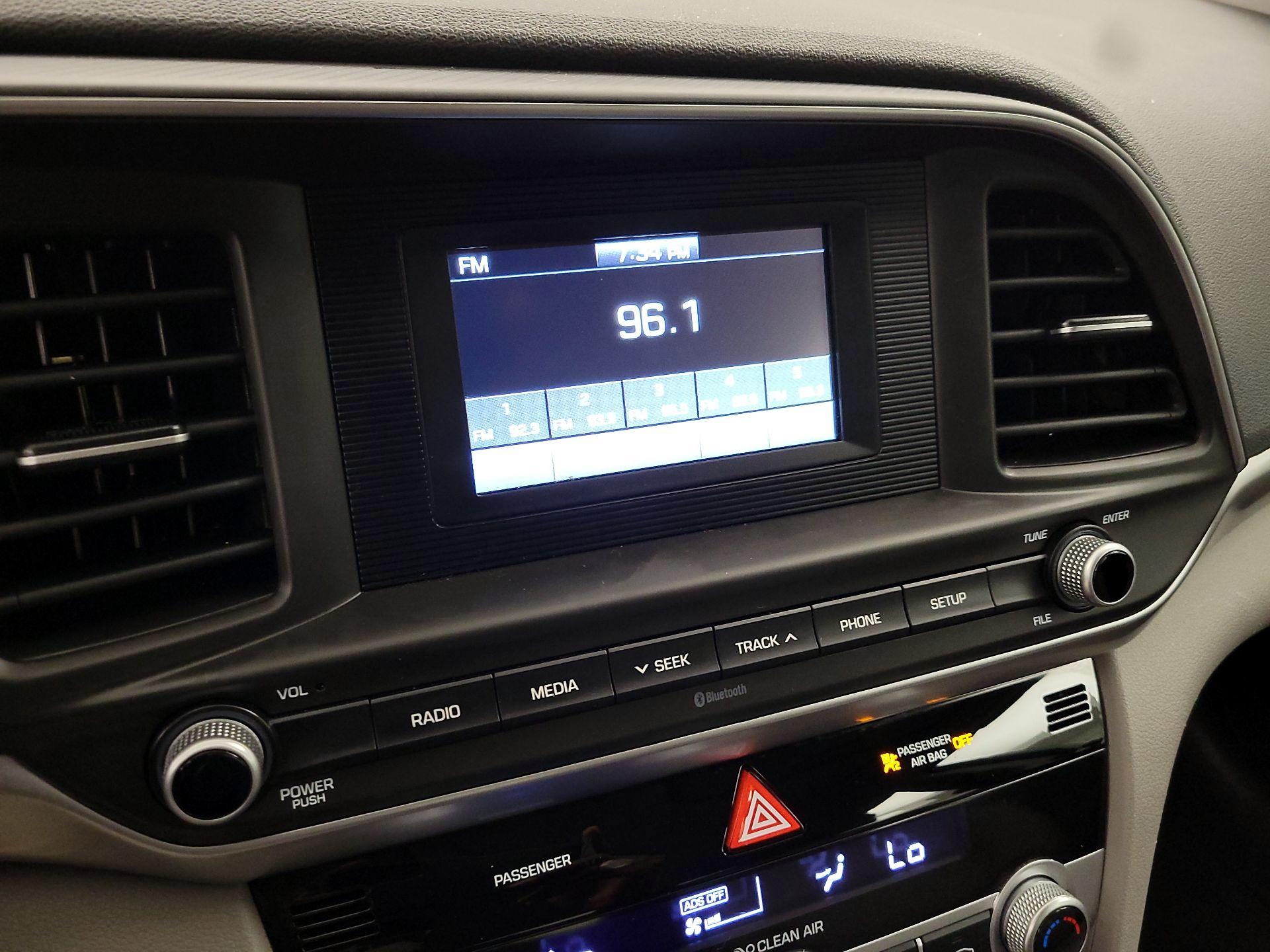 Thumbnail: 2020 Hyundai Elantra - 15