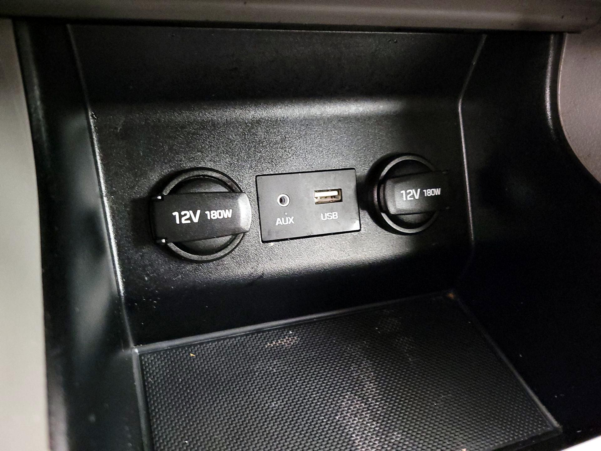 Thumbnail: 2020 Hyundai Elantra - 18