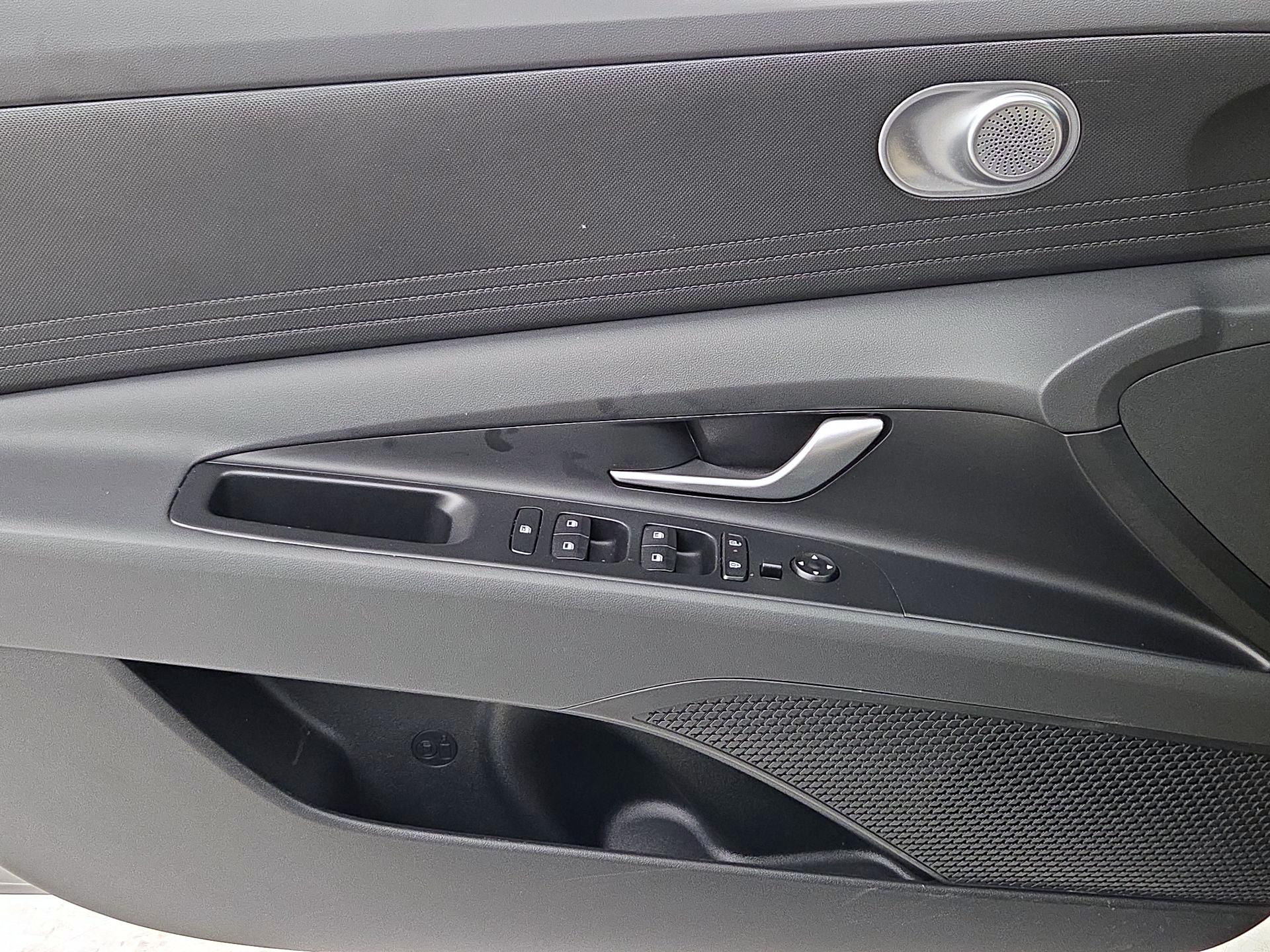 Thumbnail: 2025 Hyundai Elantra - 10