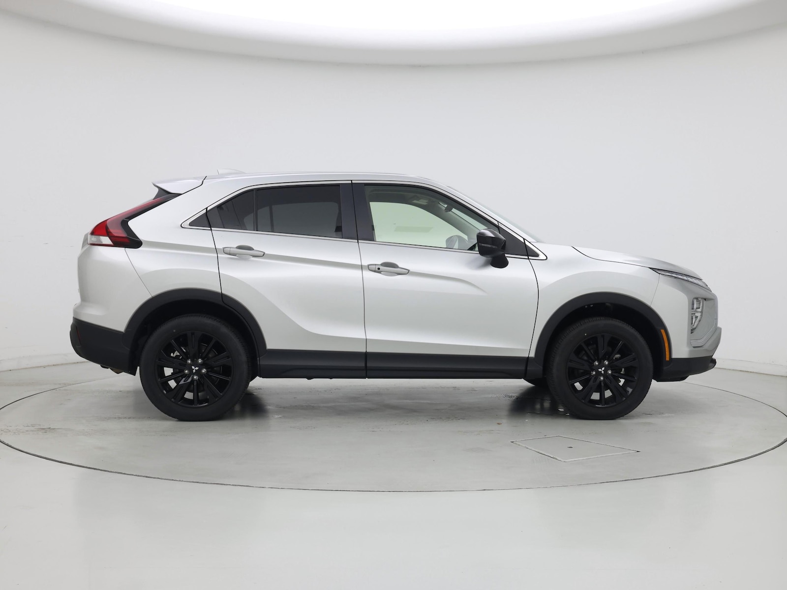 2025 Mitsubishi Eclipse Cross LE - Photo 8