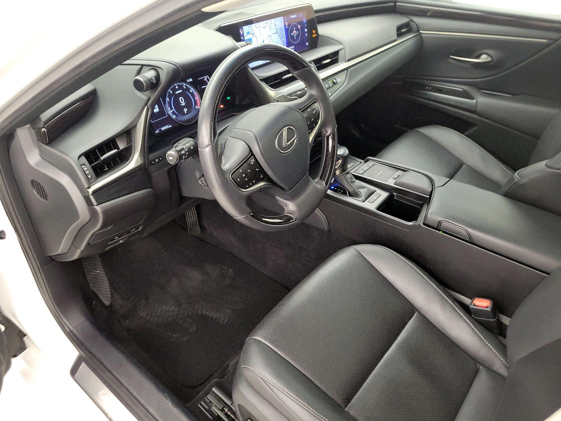 Thumbnail: 2020 Lexus ES - 11