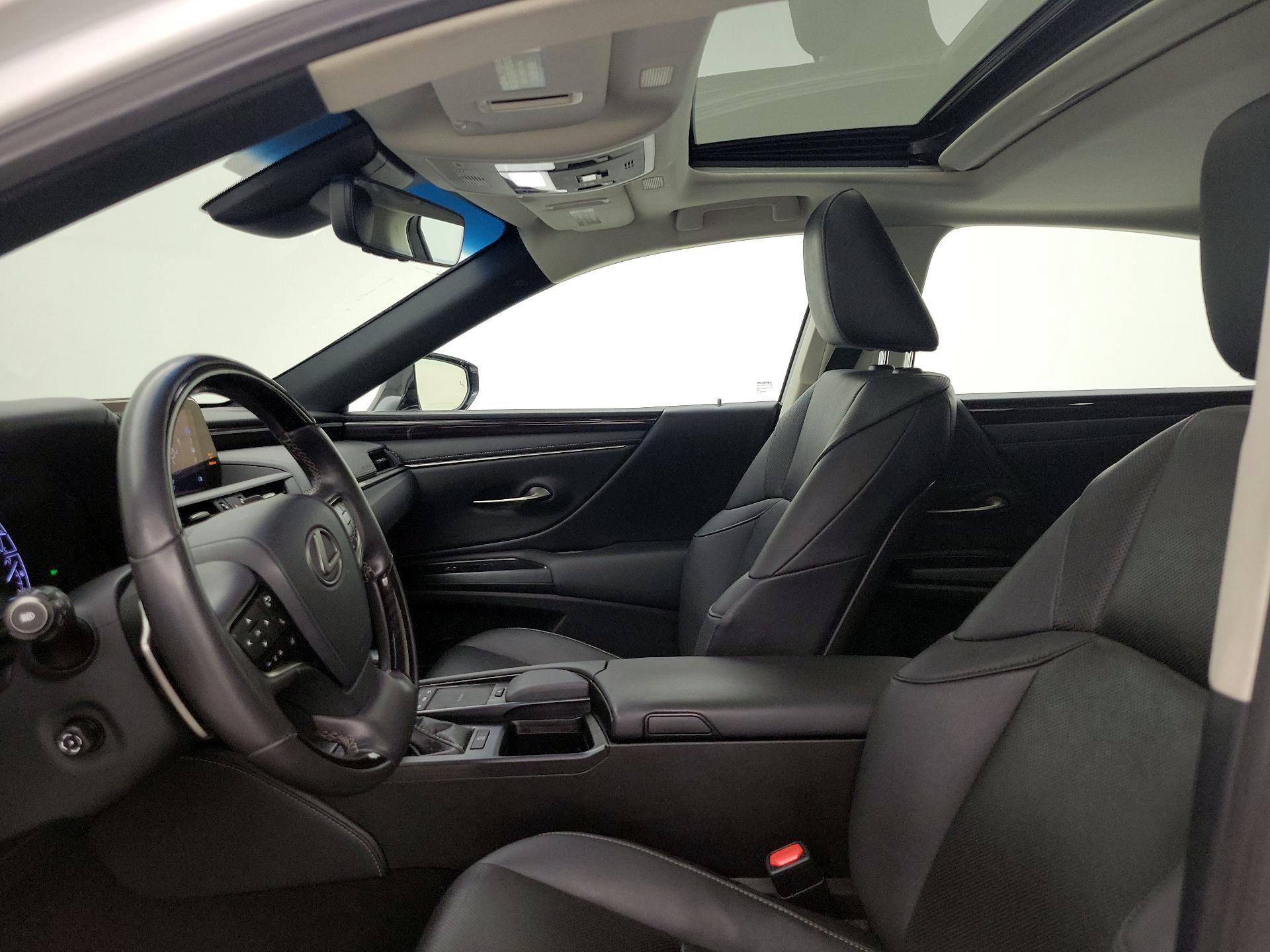 Thumbnail: 2020 Lexus ES - 20