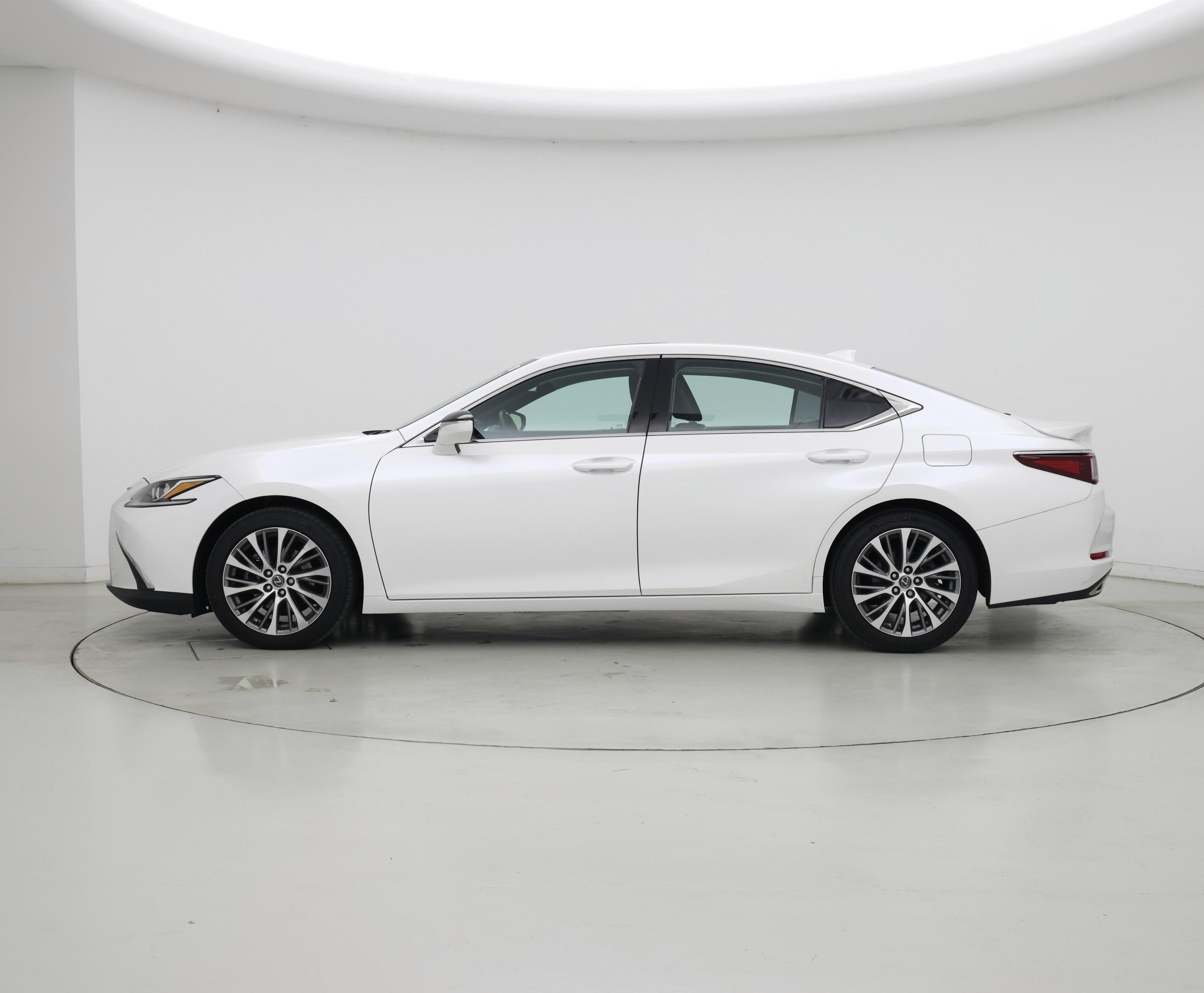 Thumbnail: 2020 Lexus ES - 3