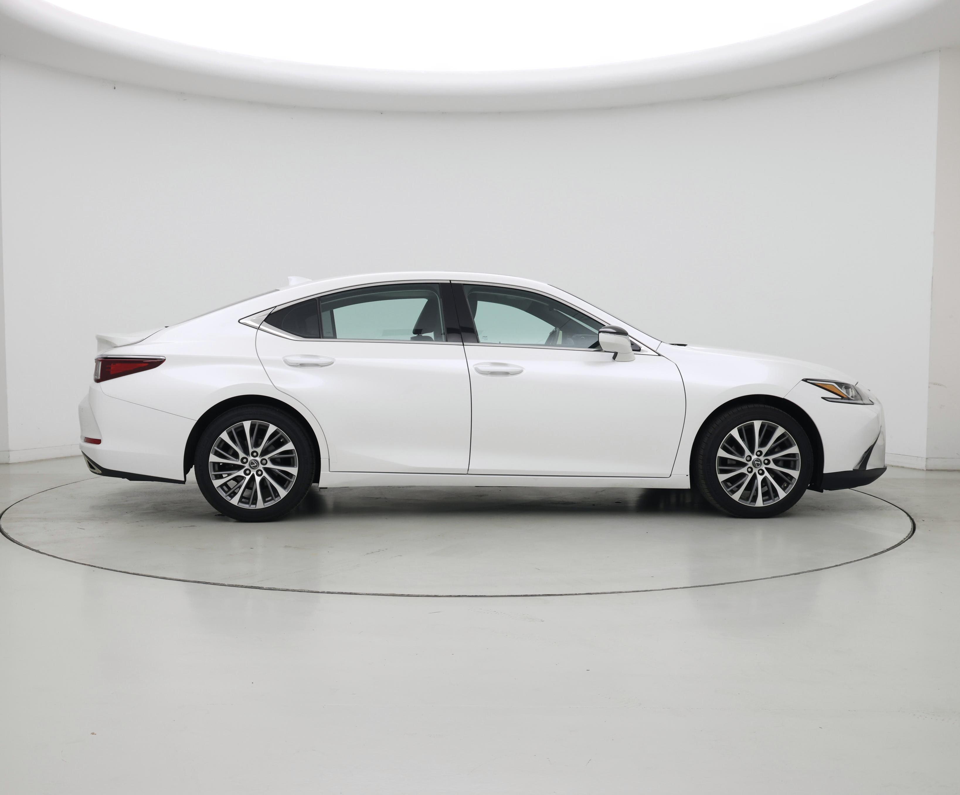 Thumbnail: 2020 Lexus ES - 7