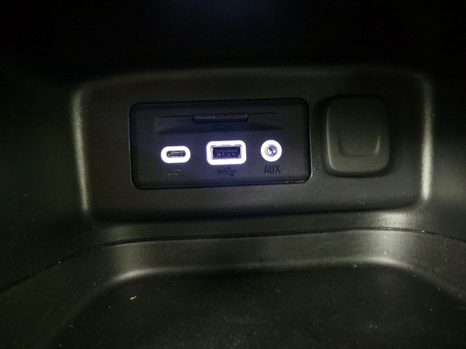 Thumbnail: 2022 Chevrolet Equinox - 18