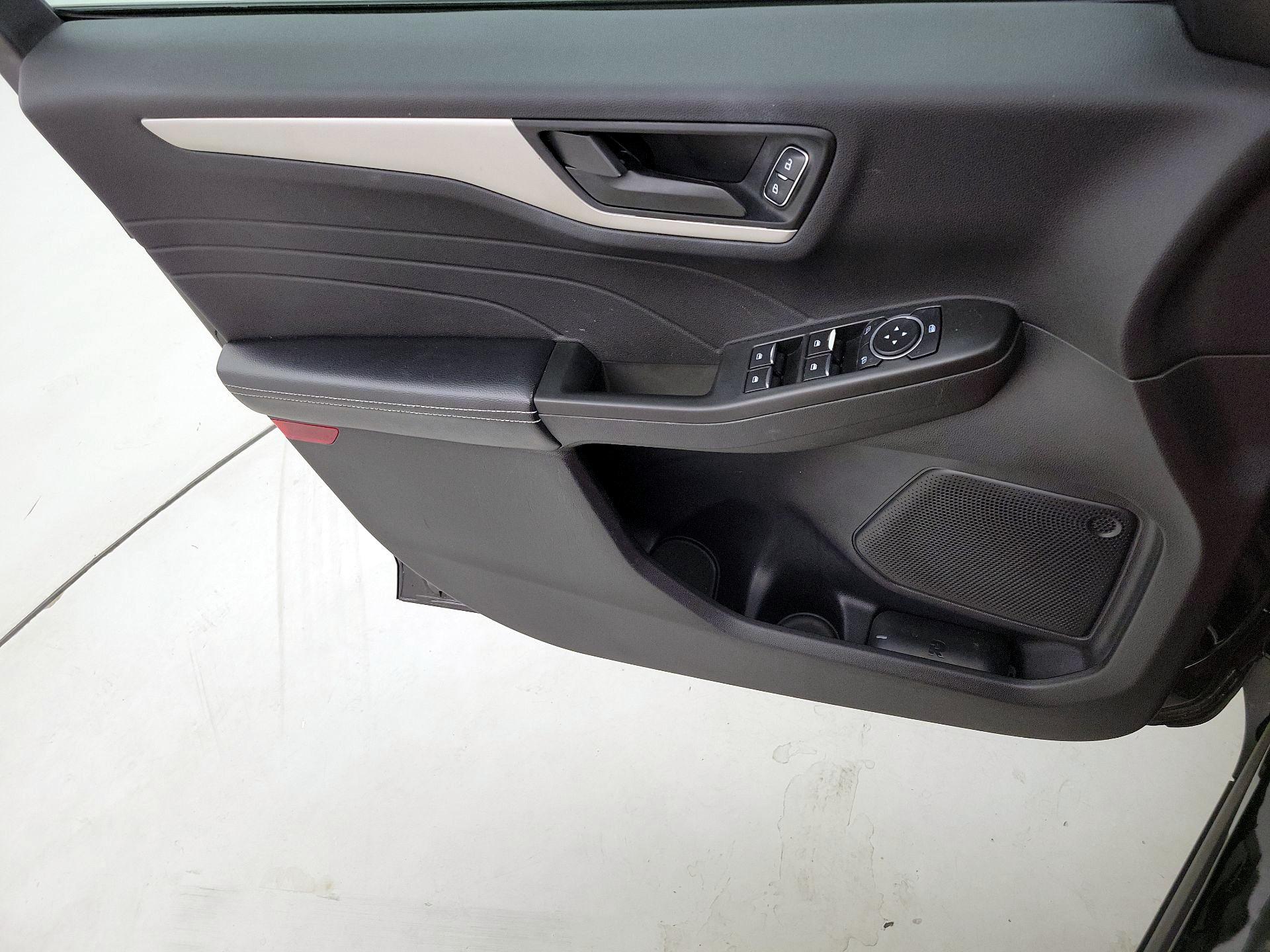 Thumbnail: 2022 Ford Escape - 12