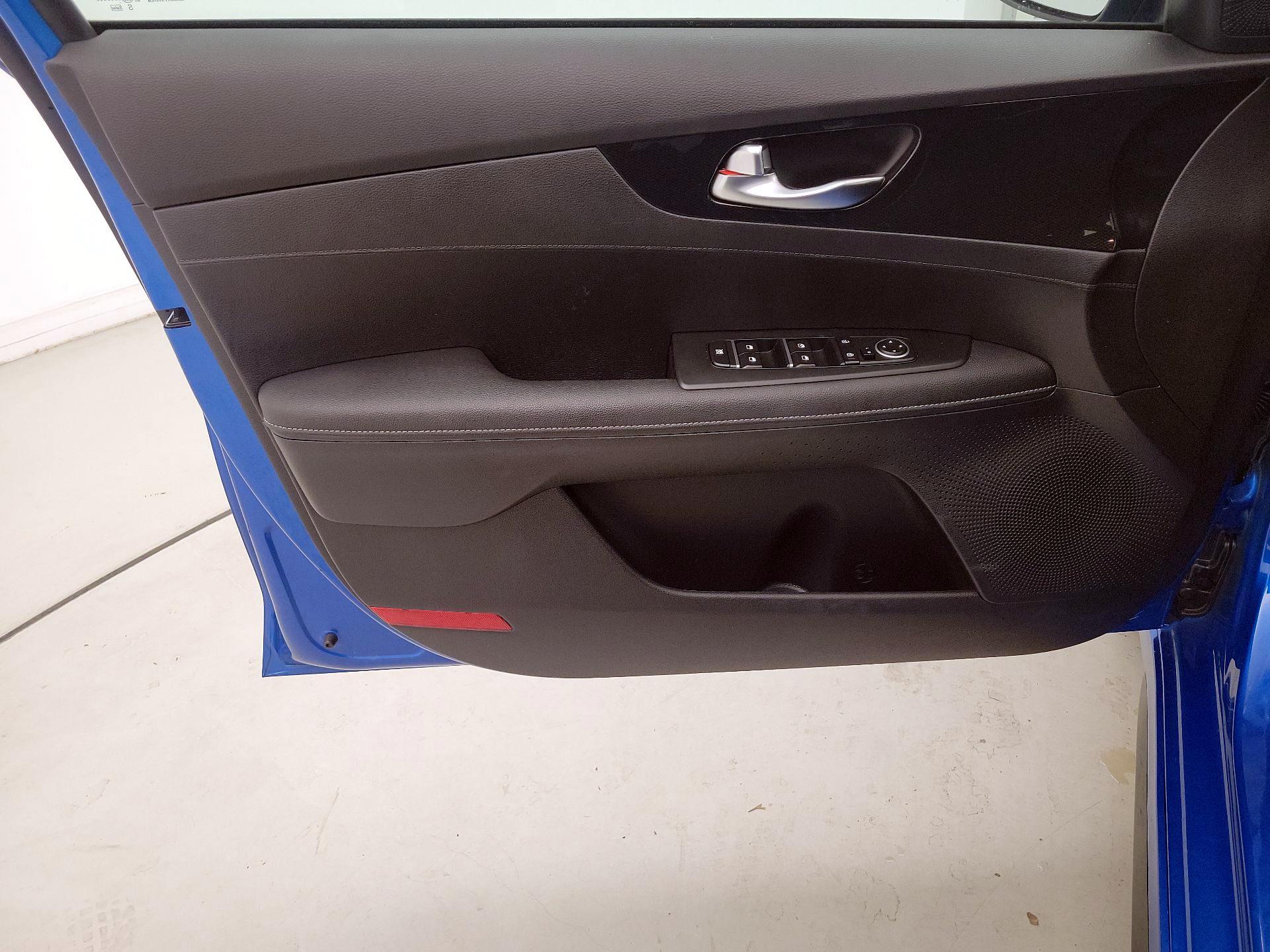 Thumbnail: 2023 Kia Forte - 12