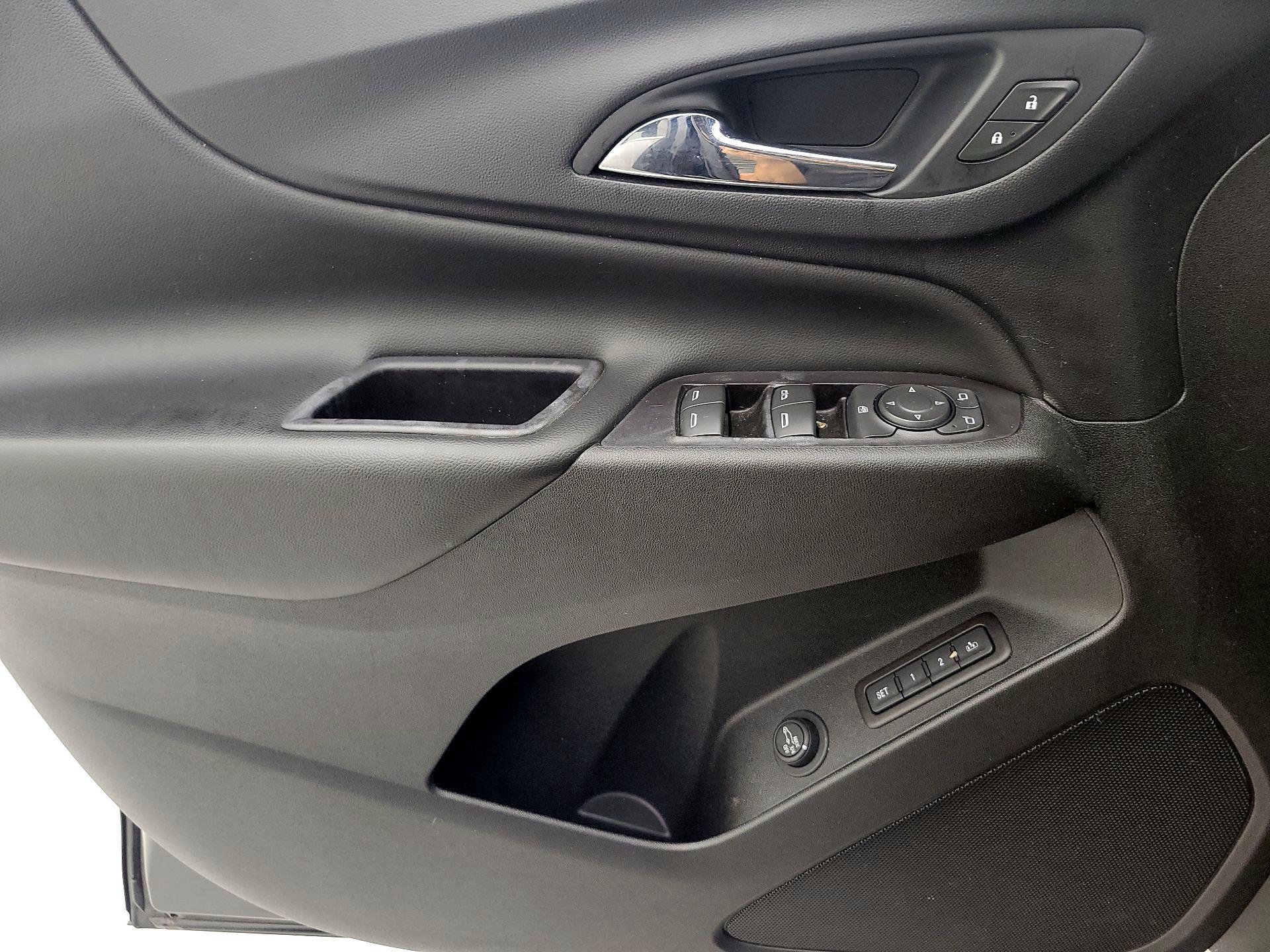 Thumbnail: 2020 Chevrolet Equinox - 12