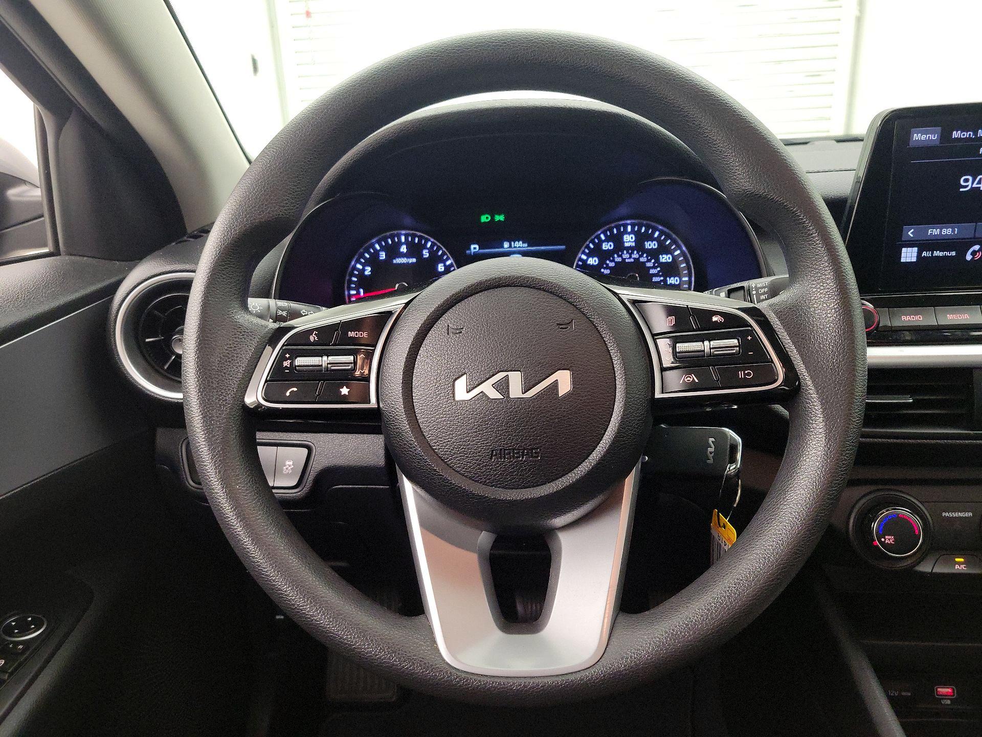 Thumbnail: 2022 Kia Forte - 10