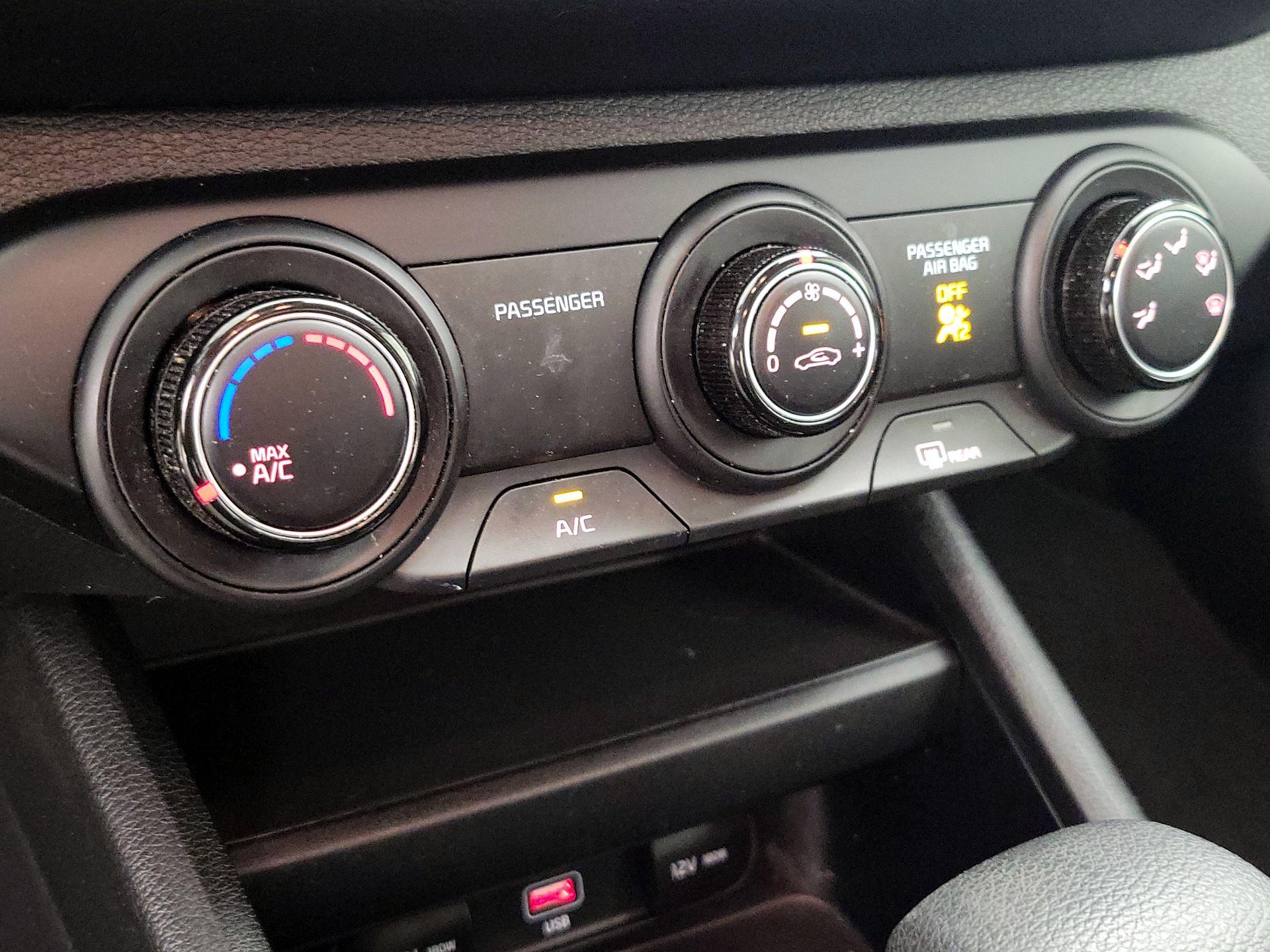 Thumbnail: 2022 Kia Forte - 16