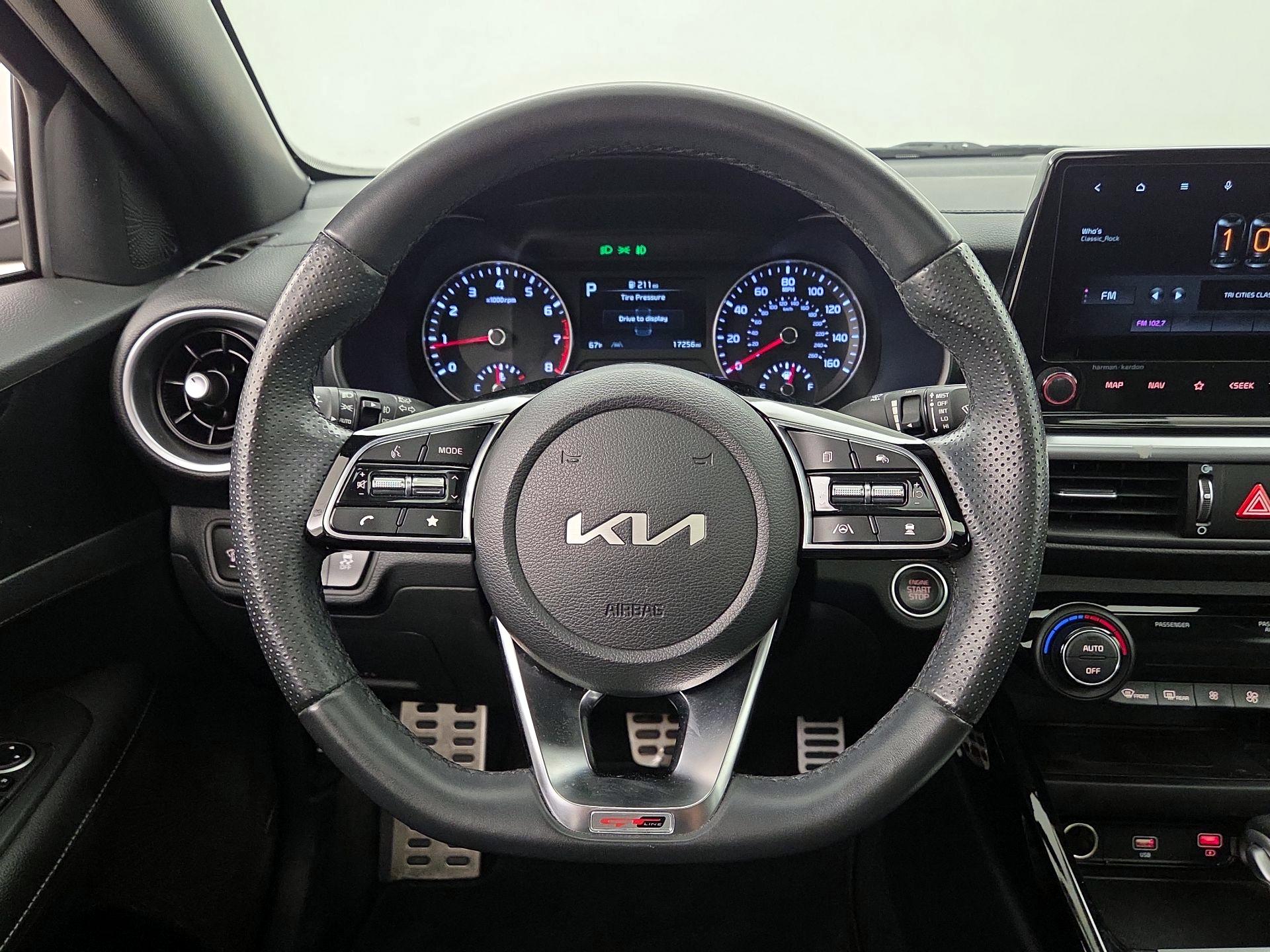 Thumbnail: 2022 Kia Forte - 10