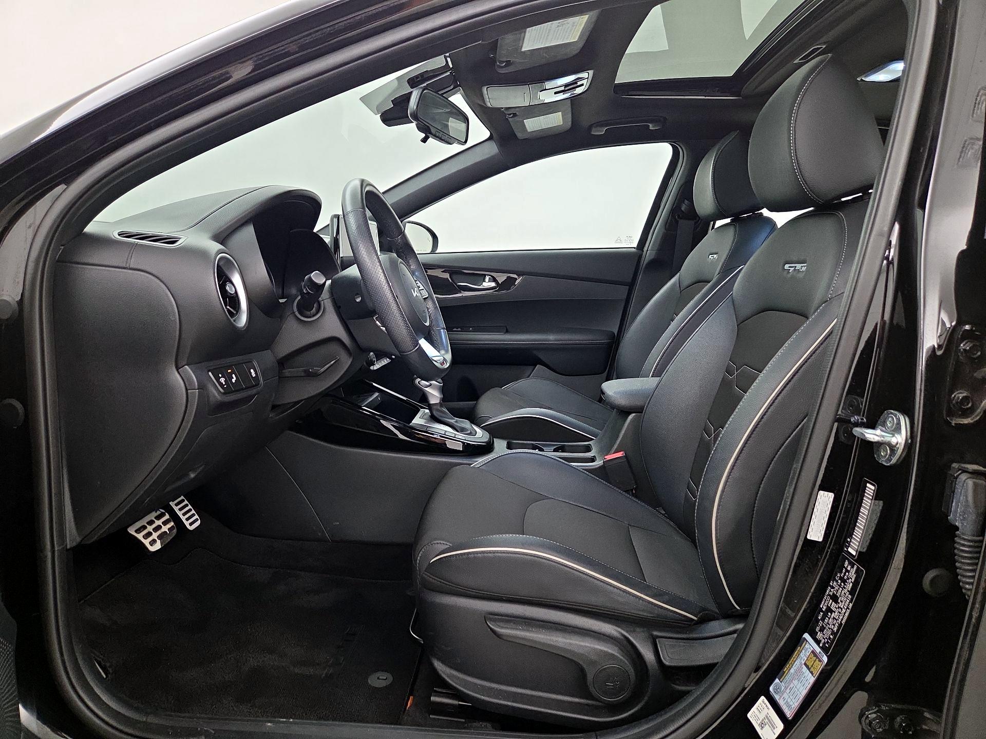 Thumbnail: 2022 Kia Forte - 11