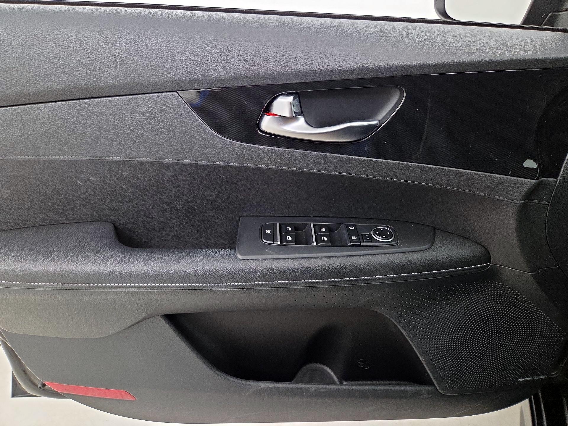 Thumbnail: 2022 Kia Forte - 12