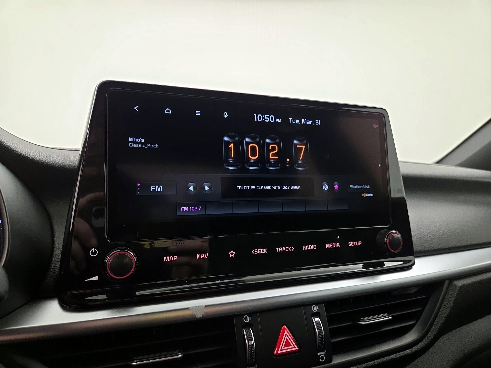 Thumbnail: 2022 Kia Forte - 16