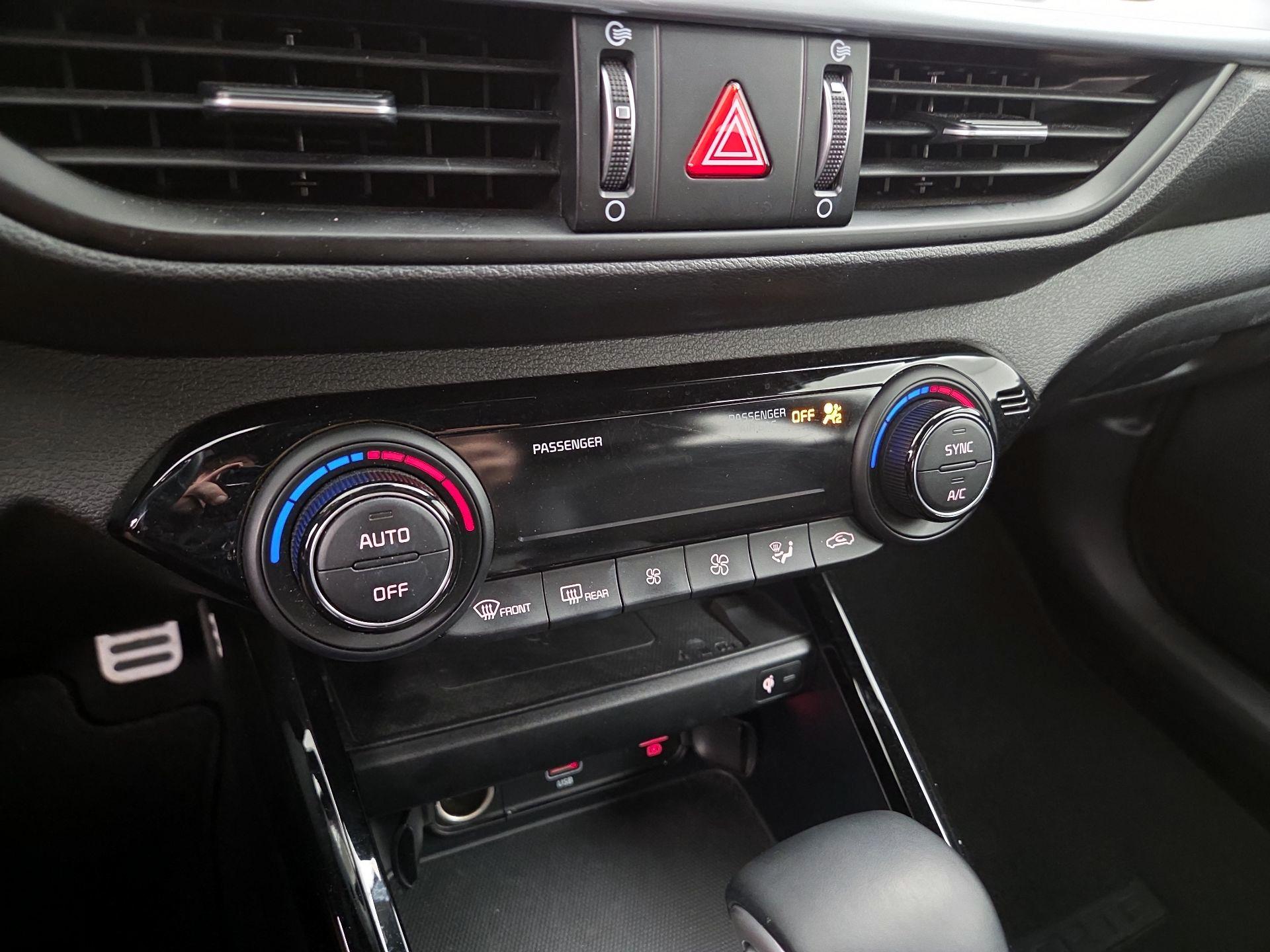 Thumbnail: 2022 Kia Forte - 17