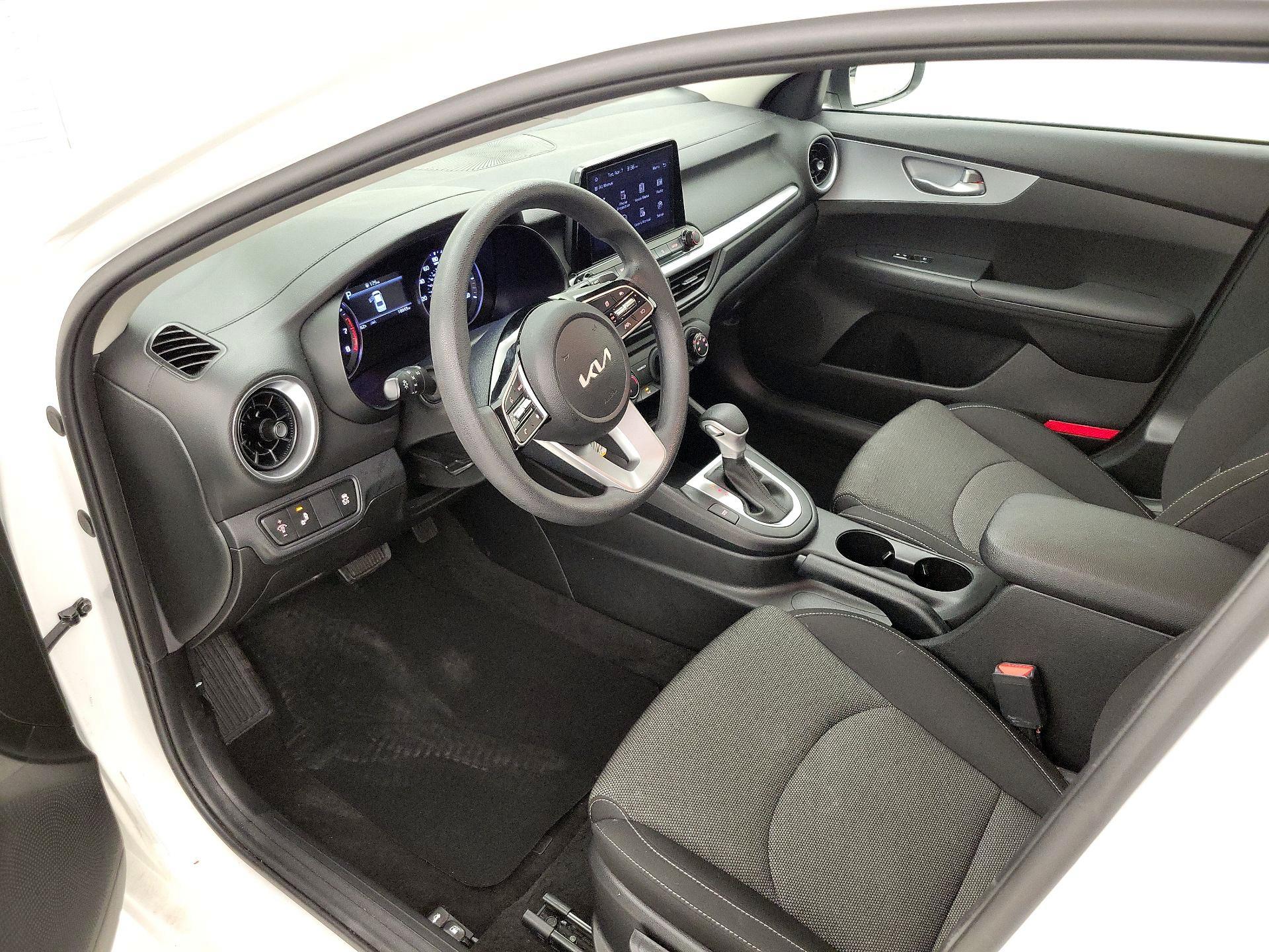 Thumbnail: 2023 Kia Forte - 11