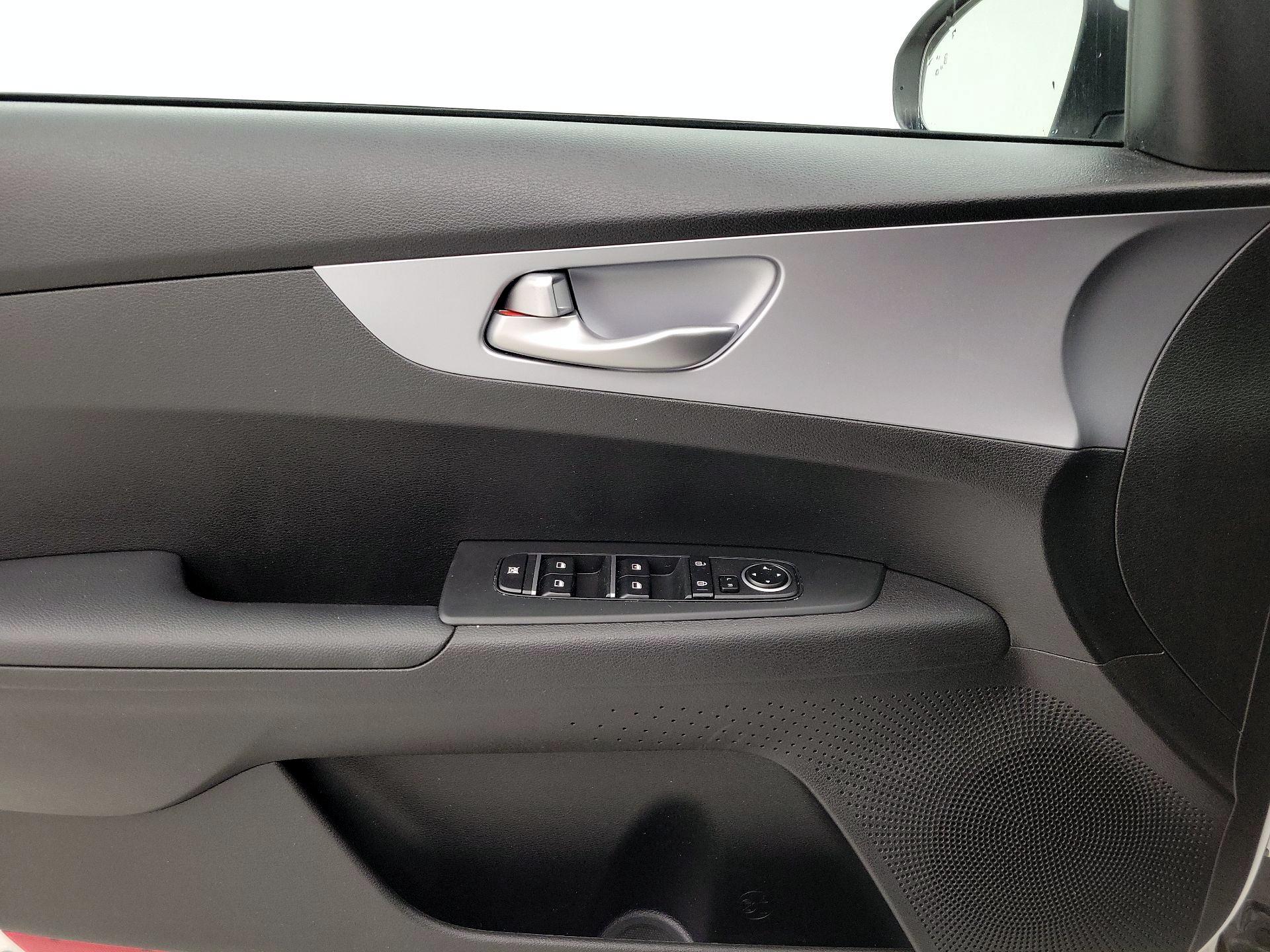 Thumbnail: 2023 Kia Forte - 12