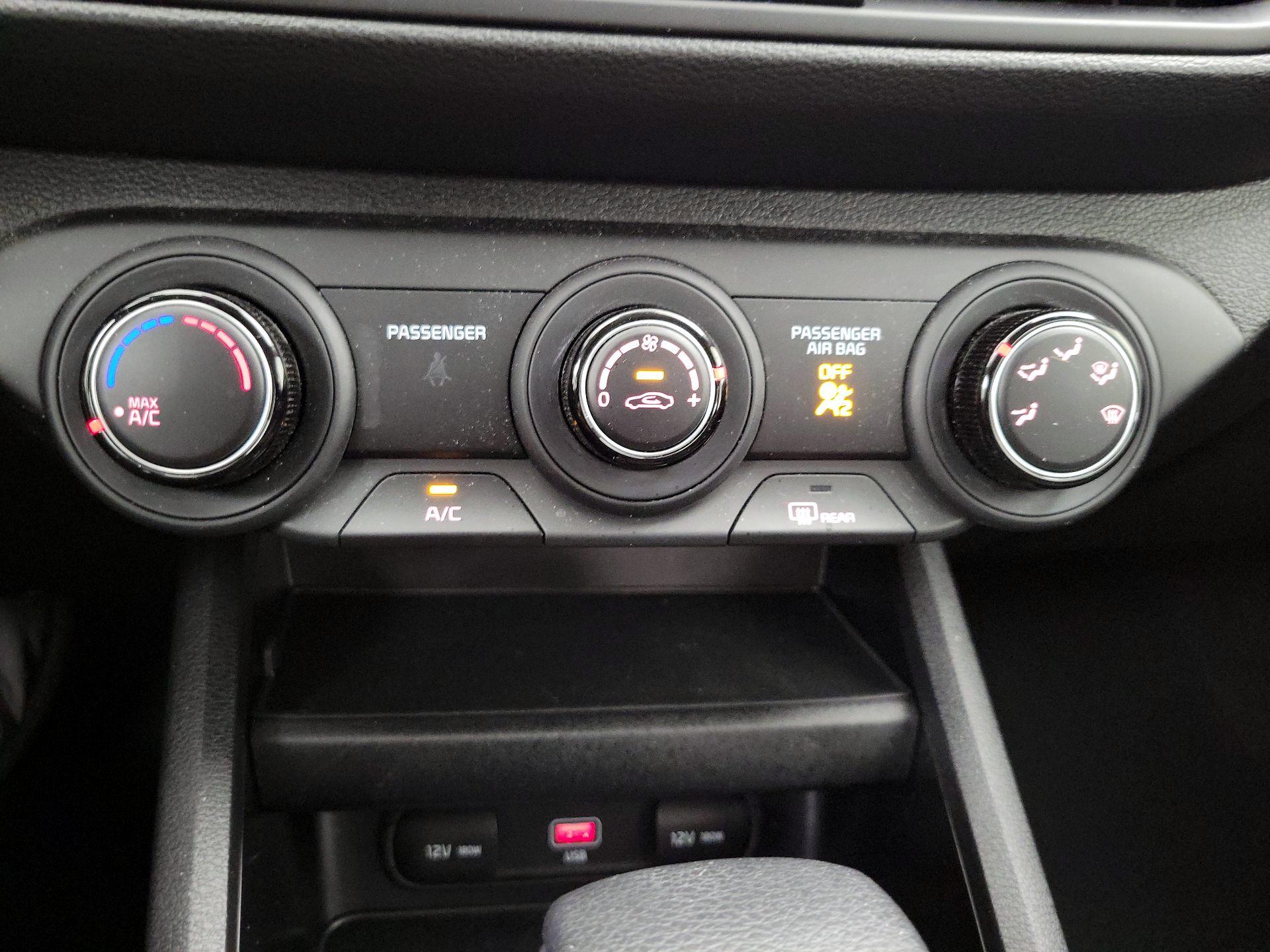 Thumbnail: 2023 Kia Forte - 16